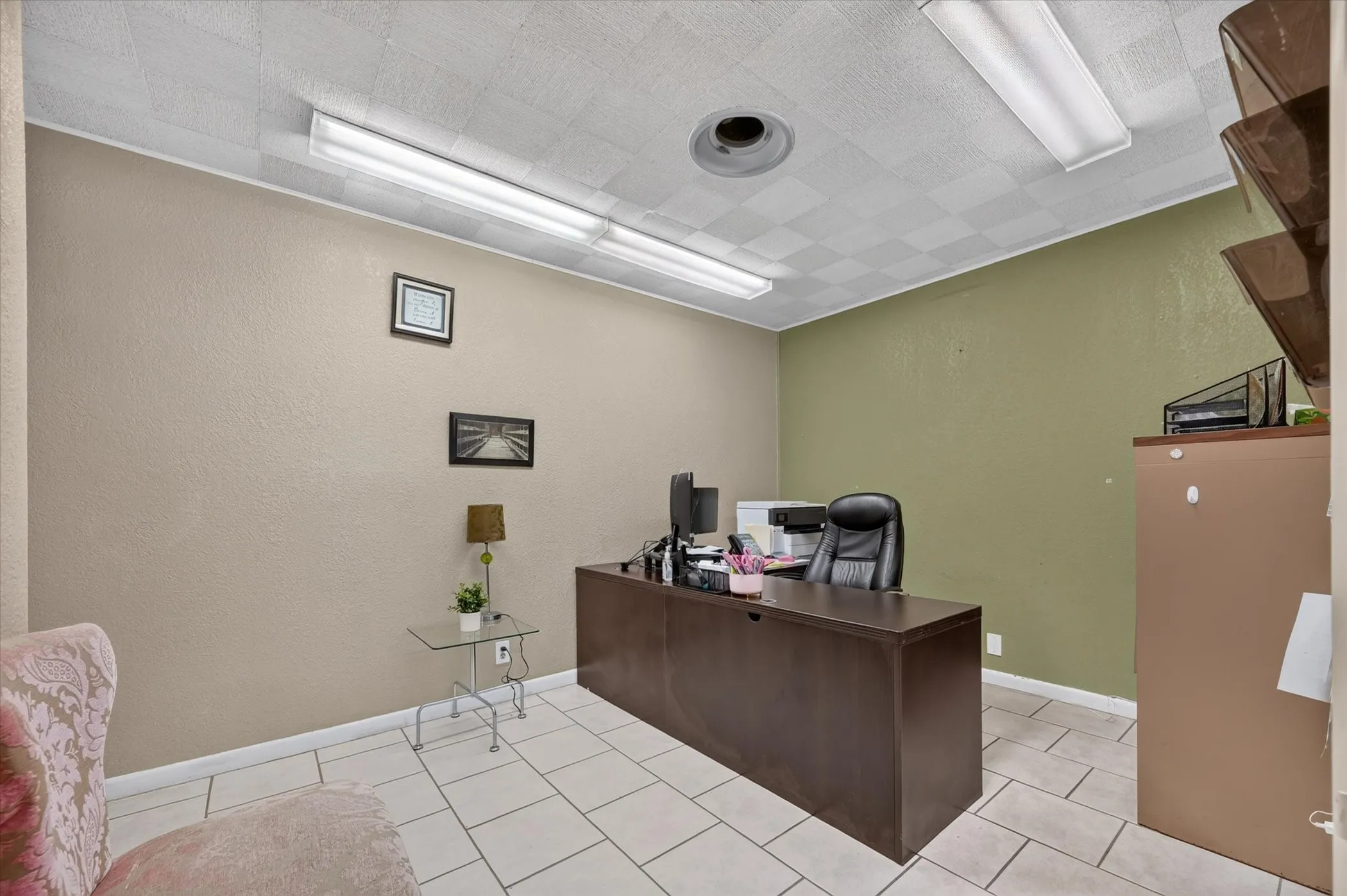 Business For Rent in Dallas County , 329 Centre Street, Dallas, Texas 75208, 0, 0, Garage spaces, 0 Sqft, built in 1962, mls#21382601, Real Estate Agent in Dallas, Homes For Rent in Dallas county, Homes For Rent in Dallas, Realtor in Dallas Texas, Real Estate Brokerage Independent Realty Texas, Luminita Cordes Realtor