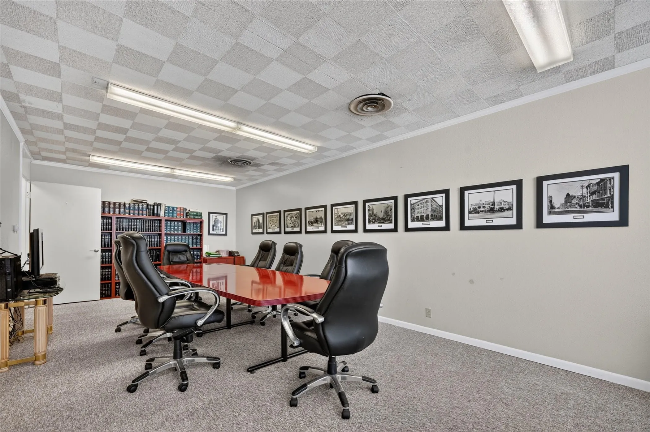 Business For Rent in Dallas County , 329 Centre Street, Dallas, Texas 75208, 0, 0, Garage spaces, 0 Sqft, built in 1962, mls#21382601, Real Estate Agent in Dallas, Homes For Rent in Dallas county, Homes For Rent in Dallas, Realtor in Dallas Texas, Real Estate Brokerage Independent Realty Texas, Luminita Cordes Realtor
