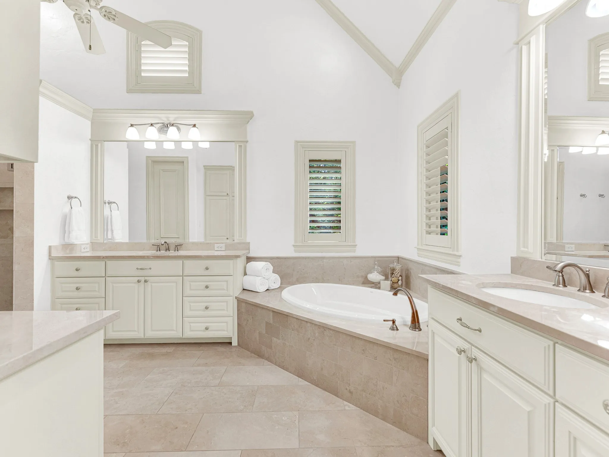 Single Family Residence For Sale in Collin County , 2140 Sutton Place, Plano, Texas 75093, 3 Bedroom, 3 Bathroom, 2 Garage spaces, 3,117 Sqft, built in 1996, mls#21373250, Real Estate Agent in Plano, Homes For Sale in Collin county, Homes For Sale in Plano, Realtor in Plano Texas, Real Estate Brokerage Independent Realty Texas, Luminita Cordes Realtor