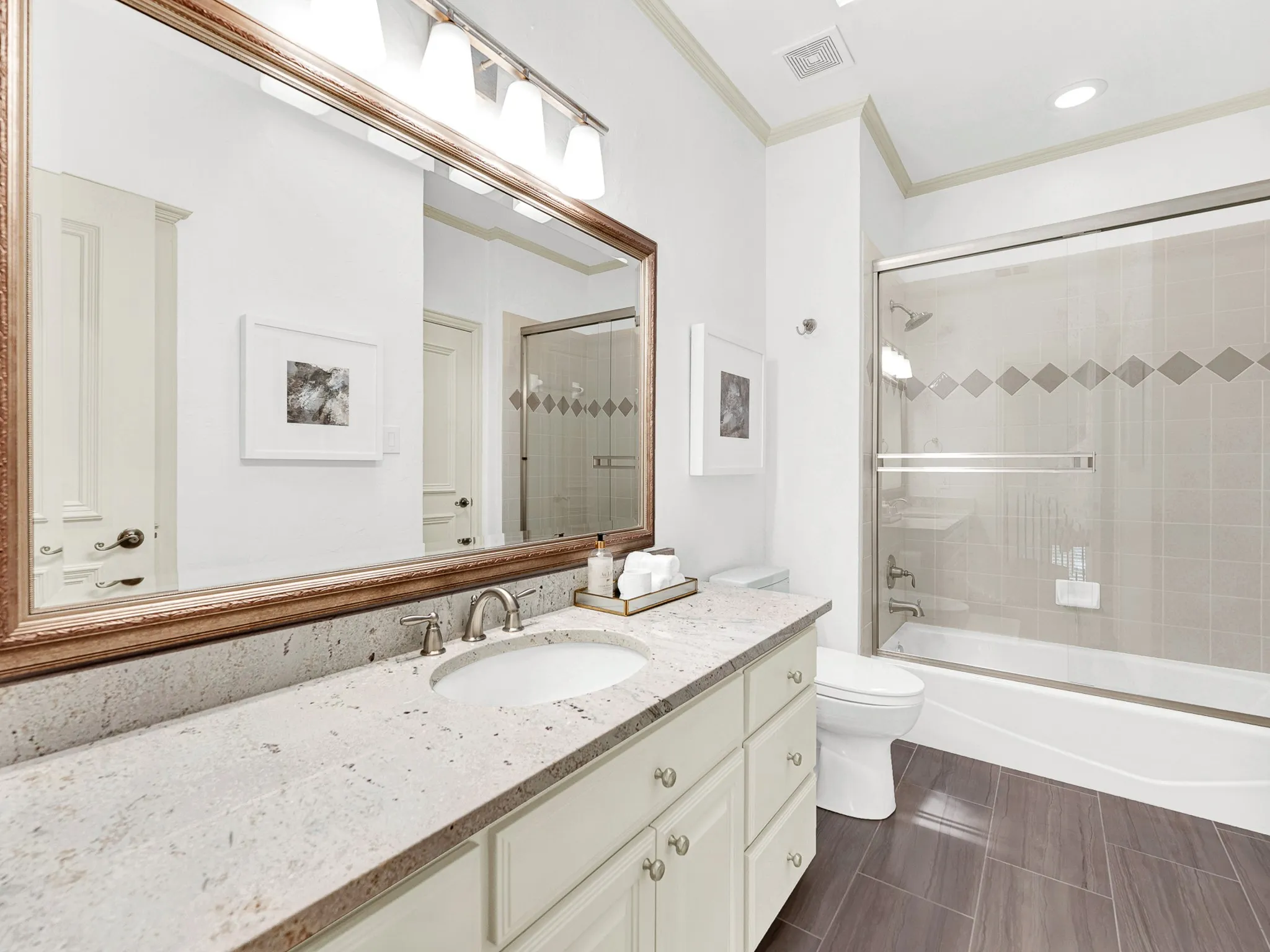 Single Family Residence For Sale in Collin County , 2140 Sutton Place, Plano, Texas 75093, 3 Bedroom, 3 Bathroom, 2 Garage spaces, 3,117 Sqft, built in 1996, mls#21373250, Real Estate Agent in Plano, Homes For Sale in Collin county, Homes For Sale in Plano, Realtor in Plano Texas, Real Estate Brokerage Independent Realty Texas, Luminita Cordes Realtor