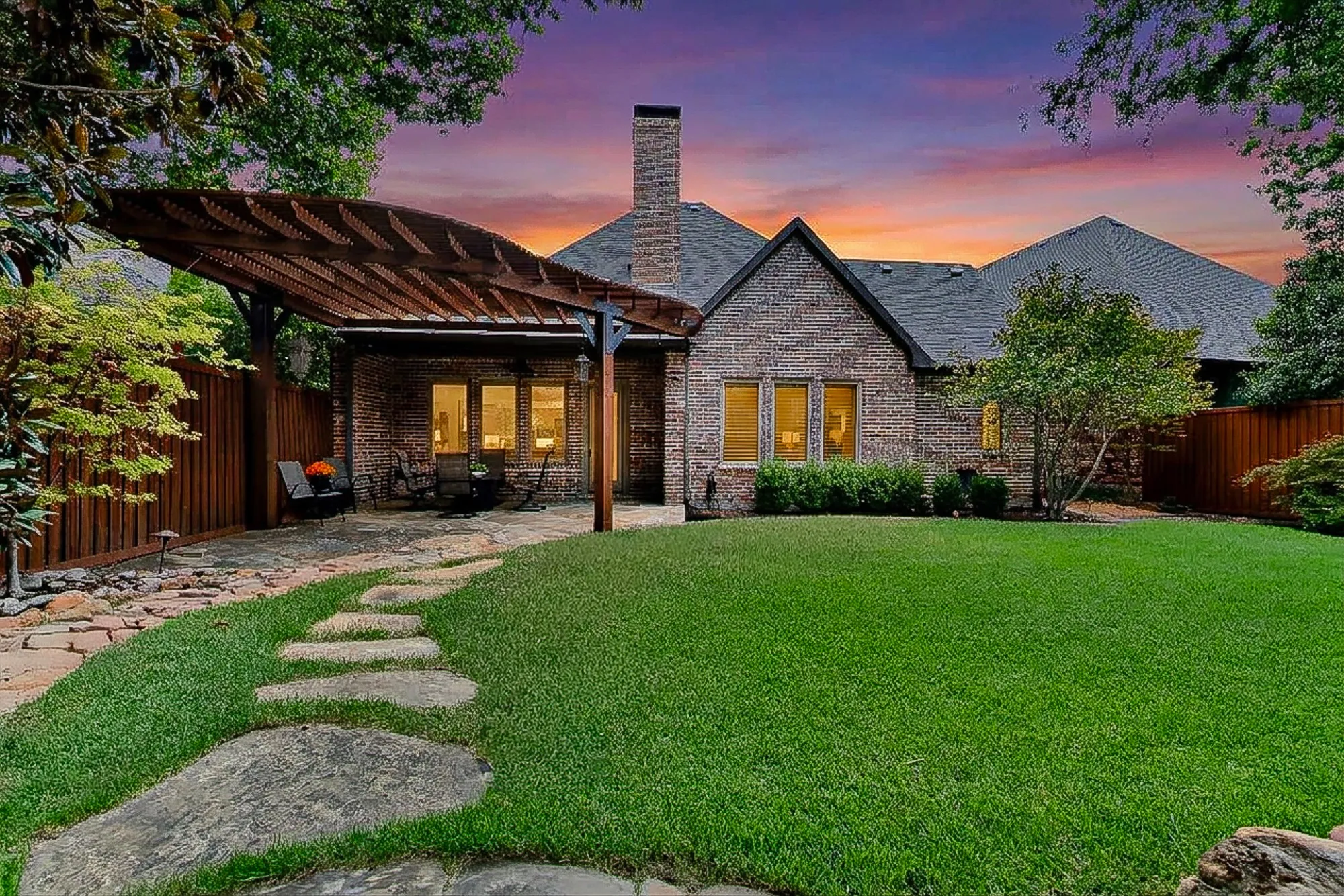 Single Family Residence For Sale in Collin County , 2140 Sutton Place, Plano, Texas 75093, 3 Bedroom, 3 Bathroom, 2 Garage spaces, 3,117 Sqft, built in 1996, mls#21373250, Real Estate Agent in Plano, Homes For Sale in Collin county, Homes For Sale in Plano, Realtor in Plano Texas, Real Estate Brokerage Independent Realty Texas, Luminita Cordes Realtor