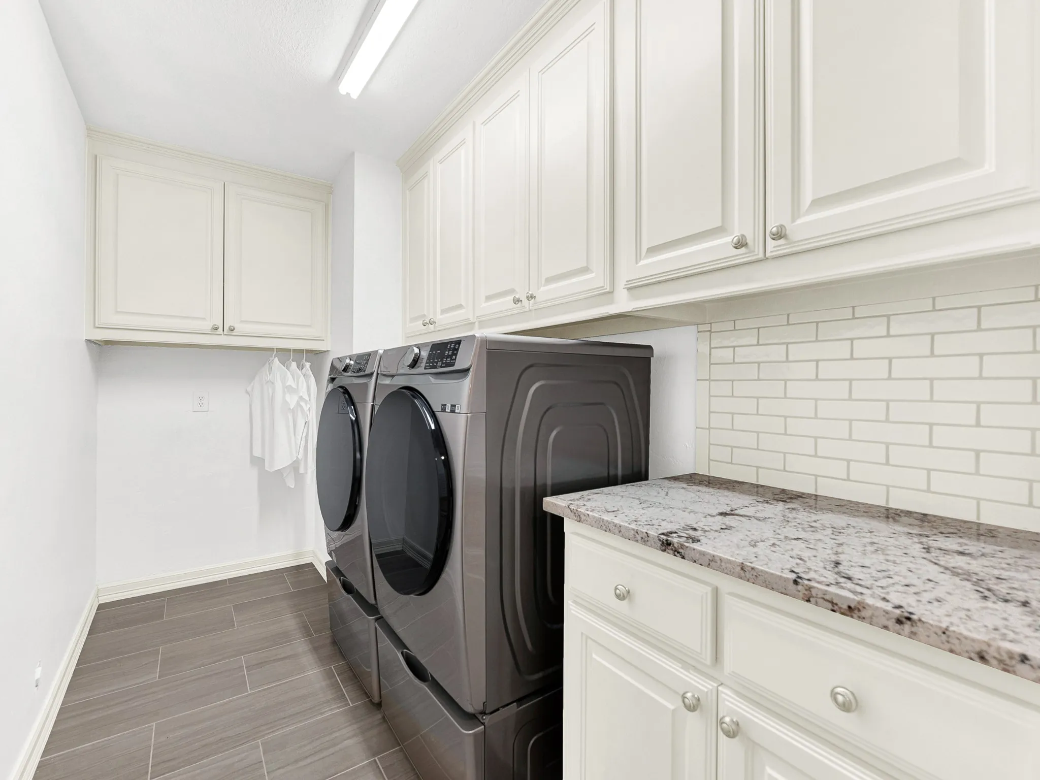 Single Family Residence For Sale in Collin County , 2140 Sutton Place, Plano, Texas 75093, 3 Bedroom, 3 Bathroom, 2 Garage spaces, 3,117 Sqft, built in 1996, mls#21373250, Real Estate Agent in Plano, Homes For Sale in Collin county, Homes For Sale in Plano, Realtor in Plano Texas, Real Estate Brokerage Independent Realty Texas, Luminita Cordes Realtor