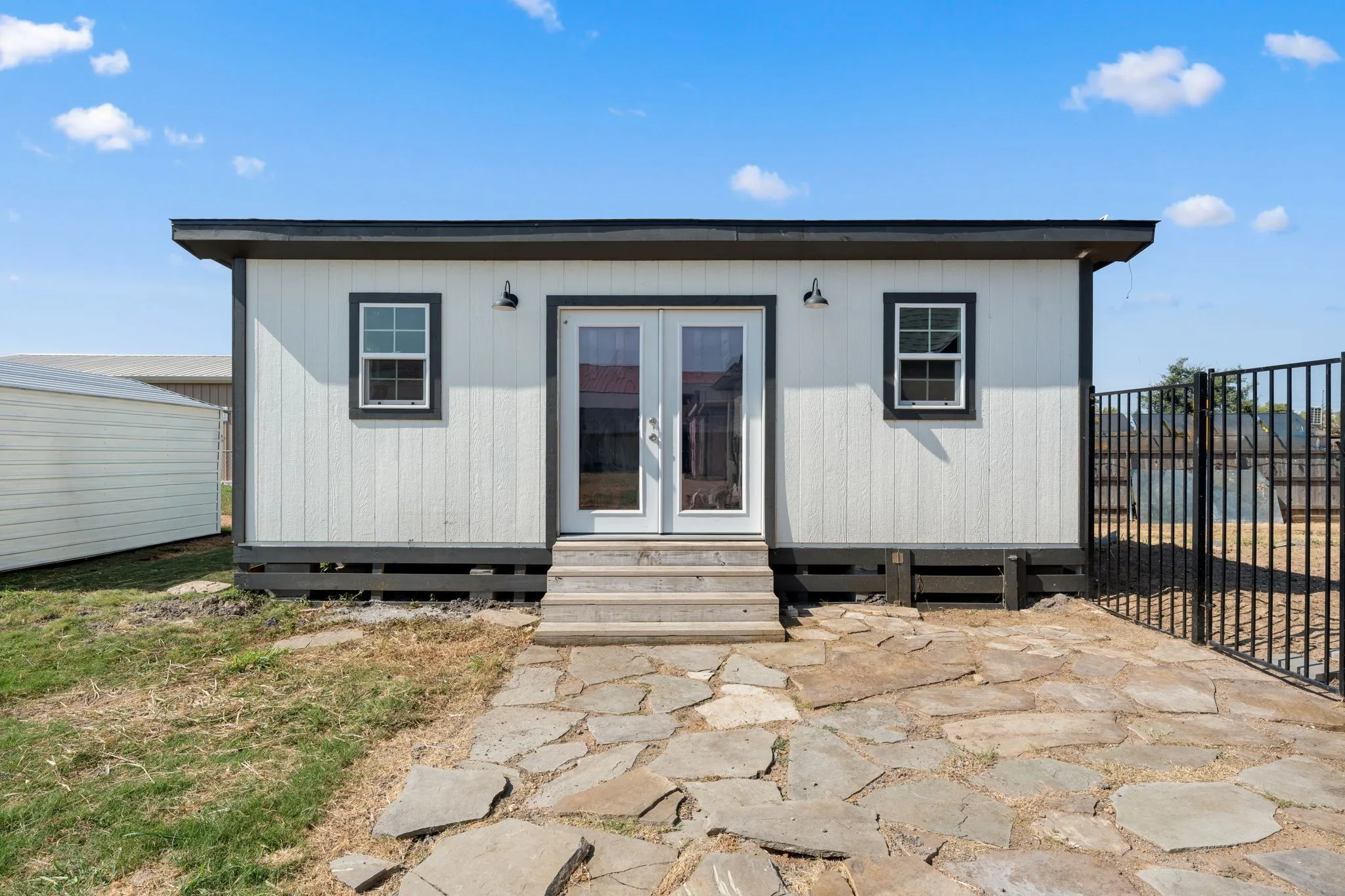 Single Family Residence For Sale in Kaufman County , 10991 Richard Circle, Forney, Texas 75126, 4 Bedroom, 4 Bathroom, 2 Garage spaces, 2,366 Sqft, built in 1999, mls#21382616, Real Estate Agent in Forney, Homes For Sale in Kaufman county, Homes For Sale in Forney, Realtor in Forney Texas, Real Estate Brokerage Independent Realty Texas, Luminita Cordes Realtor