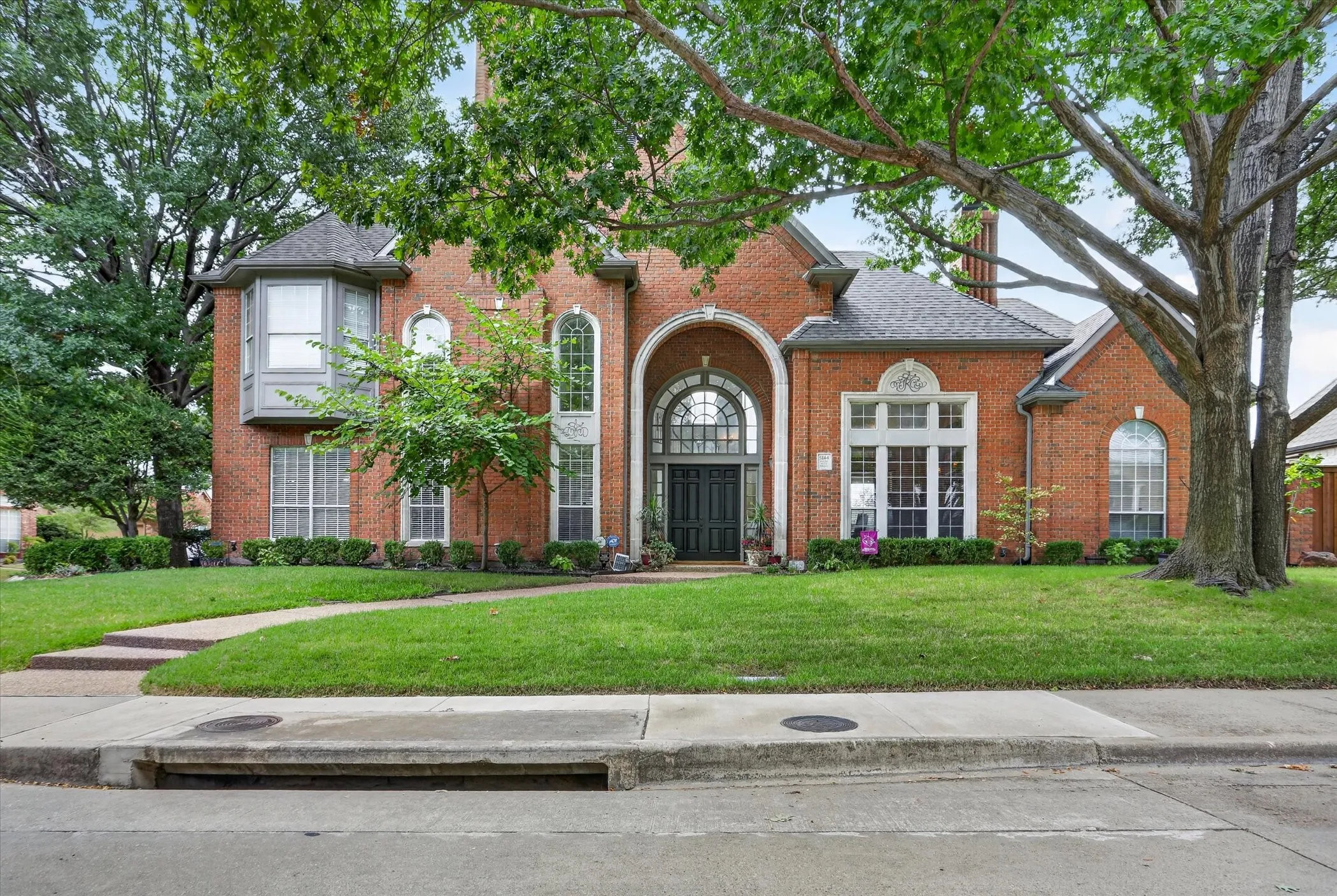 Single Family Residence For Sale in Collin County , 5144 Bellerive Drive, Dallas, Texas 75287, 4 Bedroom, 5 Bathroom, 3 Garage spaces, 4,369 Sqft, built in 1990, mls#21382682, Real Estate Agent in Dallas, Homes For Sale in Collin county, Homes For Sale in Dallas, Realtor in Dallas Texas, Real Estate Brokerage Independent Realty Texas, Luminita Cordes Realtor