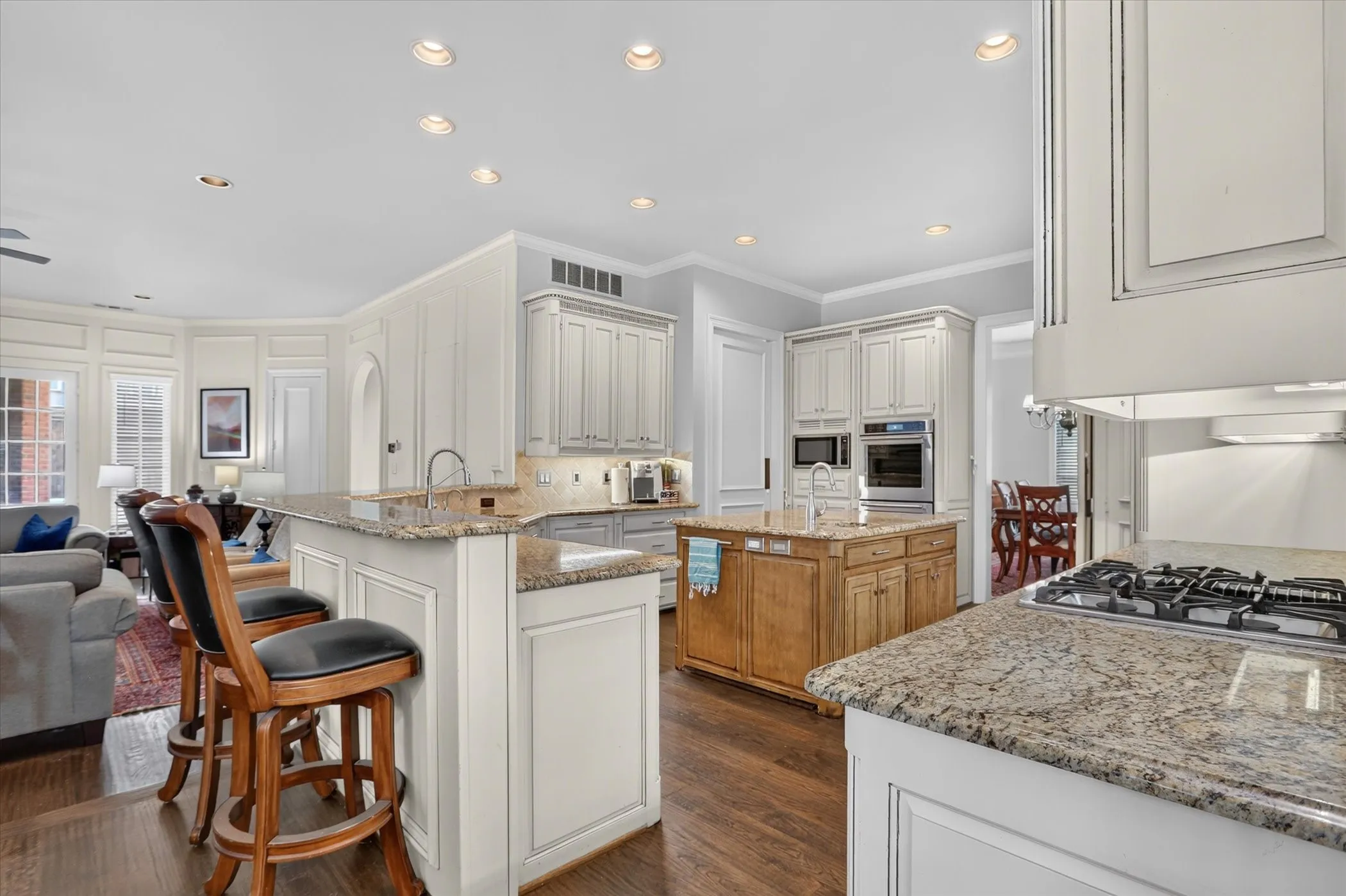 Single Family Residence For Sale in Collin County , 5144 Bellerive Drive, Dallas, Texas 75287, 4 Bedroom, 5 Bathroom, 3 Garage spaces, 4,369 Sqft, built in 1990, mls#21382682, Real Estate Agent in Dallas, Homes For Sale in Collin county, Homes For Sale in Dallas, Realtor in Dallas Texas, Real Estate Brokerage Independent Realty Texas, Luminita Cordes Realtor