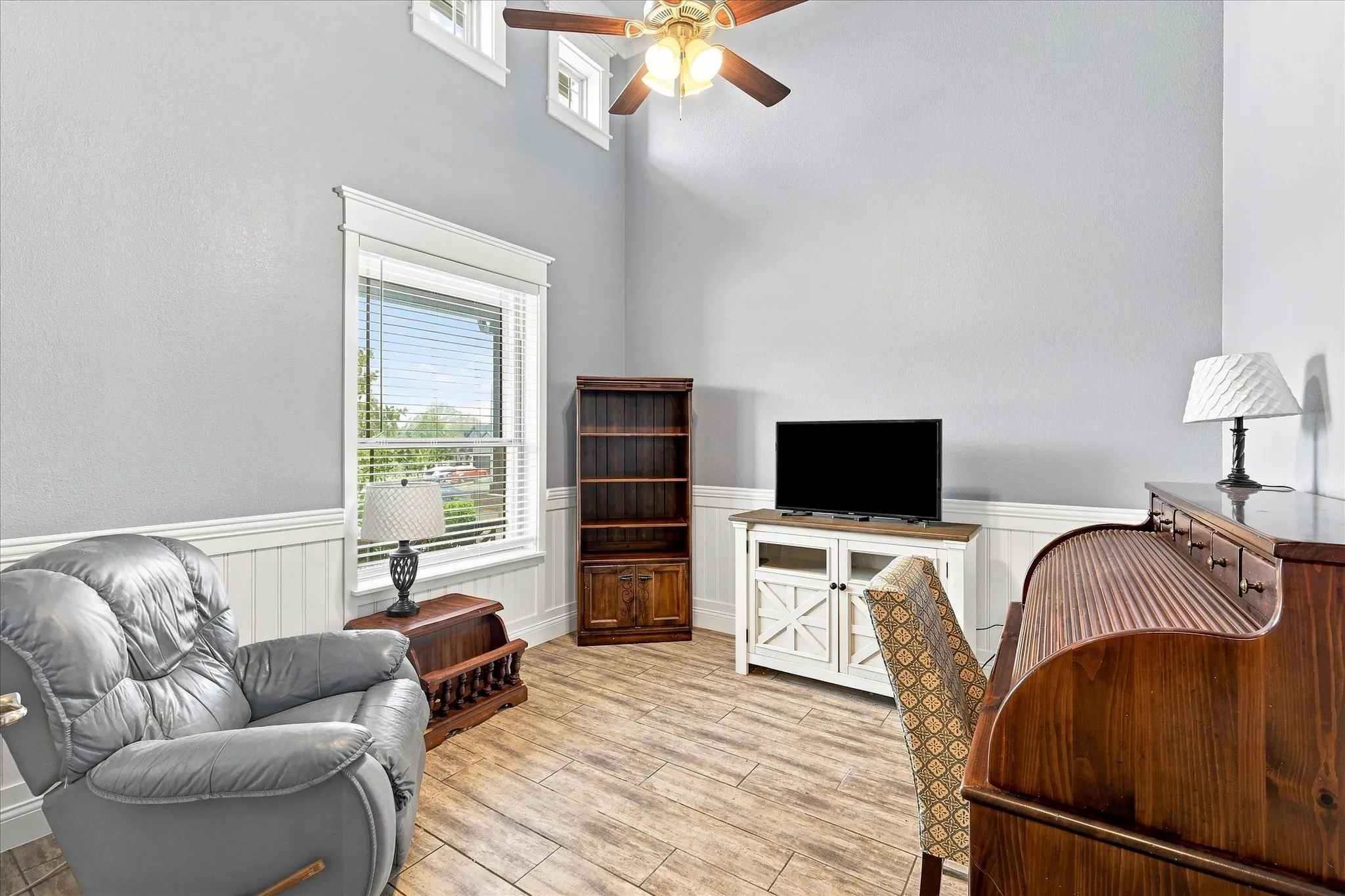 Single Family Residence For Sale in Tarrant County , 4868 Nickeldale Court, Fort Worth, Texas 76244, 4 Bedroom, 4 Bathroom, 3 Garage spaces, 3,030 Sqft, built in 2019, mls#21381715, Real Estate Agent in Fort Worth, Homes For Sale in Tarrant county, Homes For Sale in Fort Worth, Realtor in Fort Worth Texas, Real Estate Brokerage Independent Realty Texas, Luminita Cordes Realtor