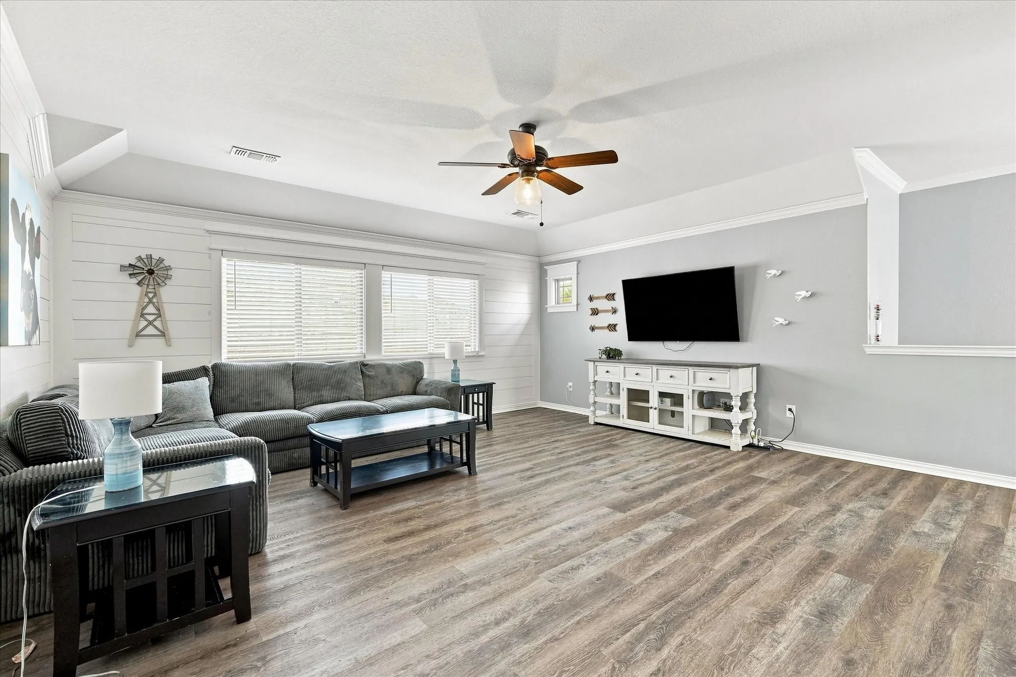 Single Family Residence For Sale in Tarrant County , 4868 Nickeldale Court, Fort Worth, Texas 76244, 4 Bedroom, 4 Bathroom, 3 Garage spaces, 3,030 Sqft, built in 2019, mls#21381715, Real Estate Agent in Fort Worth, Homes For Sale in Tarrant county, Homes For Sale in Fort Worth, Realtor in Fort Worth Texas, Real Estate Brokerage Independent Realty Texas, Luminita Cordes Realtor