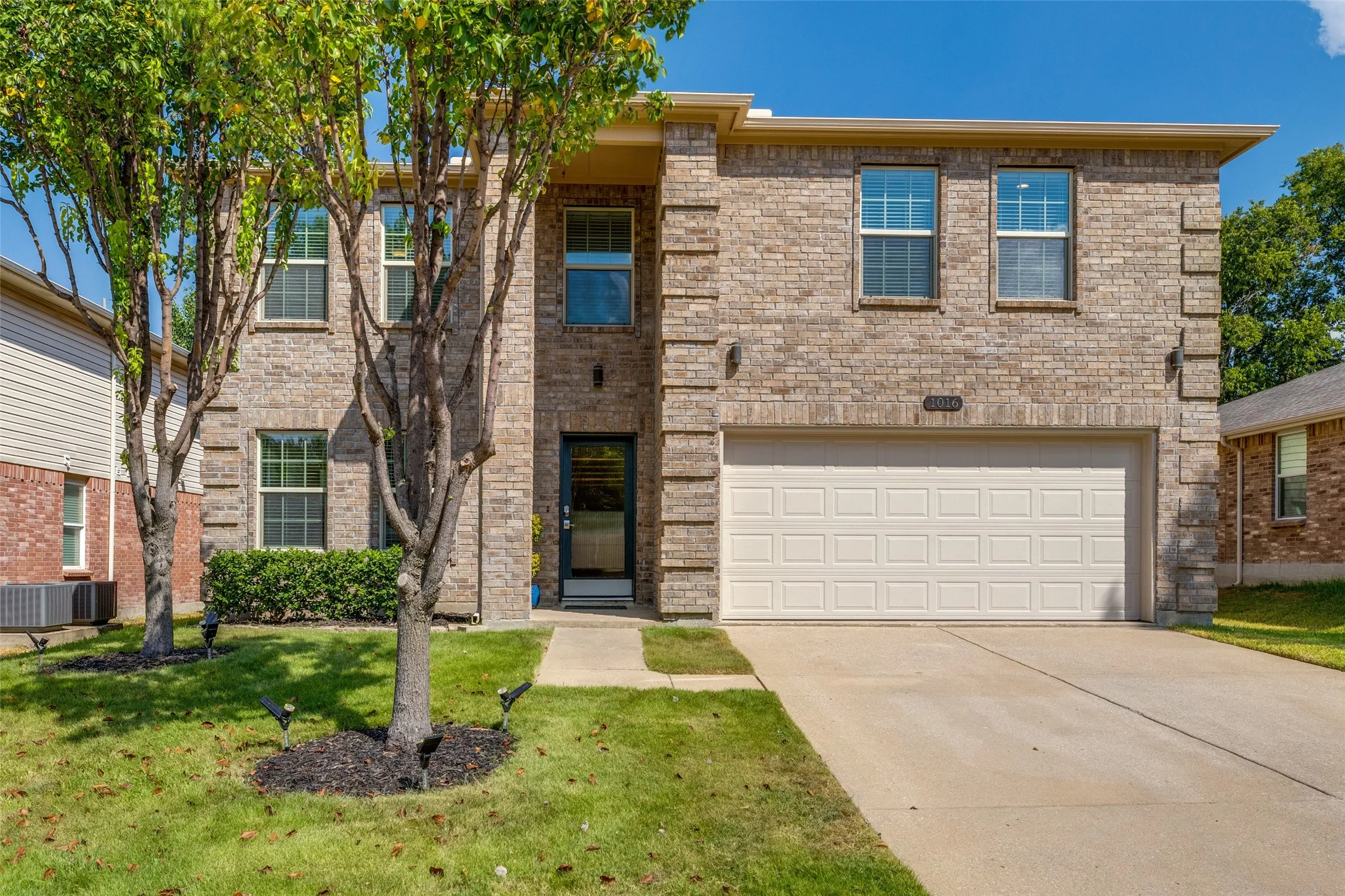 Single Family Residence For Sale in Collin County , 1016 Scenic Hills Drive, Mc Kinney, Texas 75071, 5 Bedroom, 3 Bathroom, 2 Garage spaces, 3,263 Sqft, built in 2016, mls#21334078, Real Estate Agent in Mc Kinney, Homes For Sale in Collin county, Homes For Sale in Mc Kinney, Realtor in Mc Kinney Texas, Real Estate Brokerage Independent Realty Texas, Luminita Cordes Realtor
