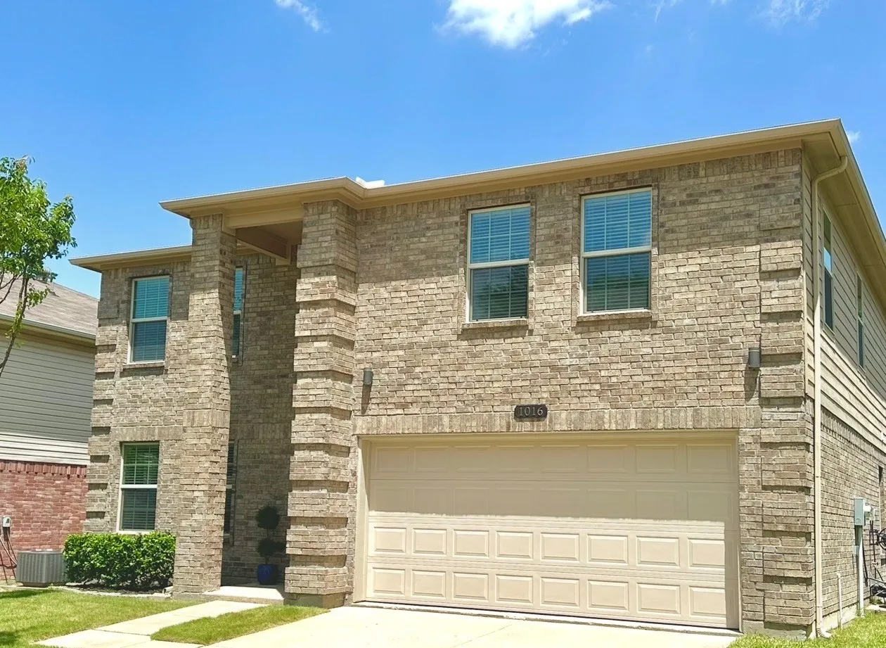 Single Family Residence For Sale in Collin County , 1016 Scenic Hills Drive, Mc Kinney, Texas 75071, 5 Bedroom, 3 Bathroom, 2 Garage spaces, 3,263 Sqft, built in 2016, mls#21334078, Real Estate Agent in Mc Kinney, Homes For Sale in Collin county, Homes For Sale in Mc Kinney, Realtor in Mc Kinney Texas, Real Estate Brokerage Independent Realty Texas, Luminita Cordes Realtor