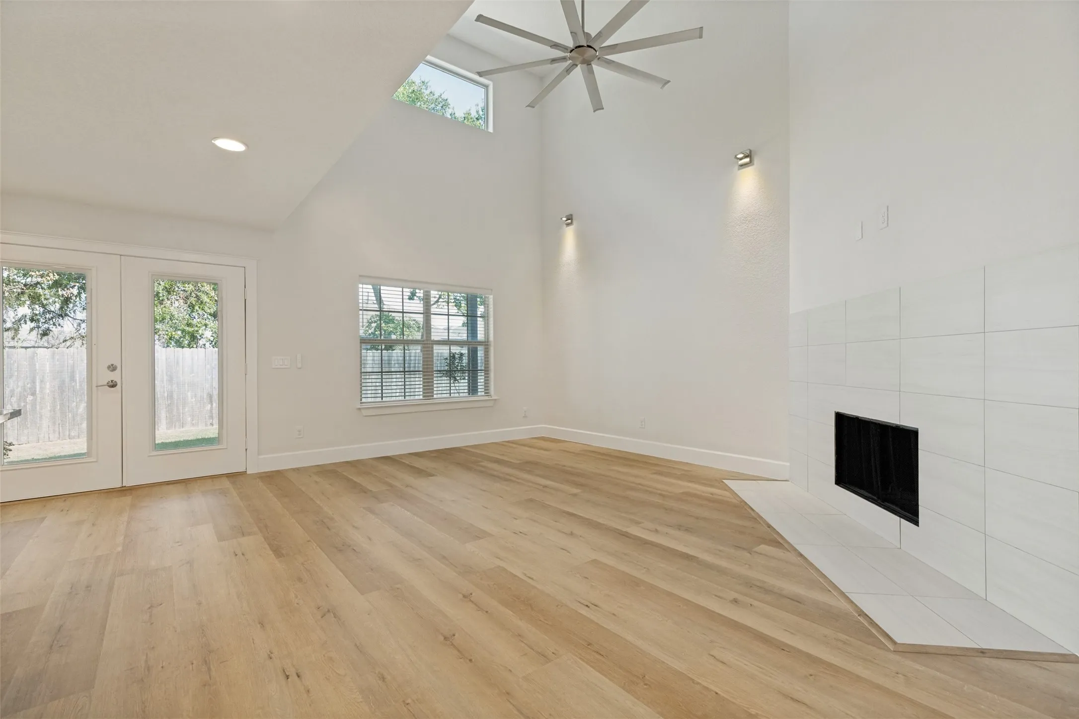 Single Family Residence For Sale in Collin County , 1016 Scenic Hills Drive, Mc Kinney, Texas 75071, 5 Bedroom, 3 Bathroom, 2 Garage spaces, 3,263 Sqft, built in 2016, mls#21334078, Real Estate Agent in Mc Kinney, Homes For Sale in Collin county, Homes For Sale in Mc Kinney, Realtor in Mc Kinney Texas, Real Estate Brokerage Independent Realty Texas, Luminita Cordes Realtor