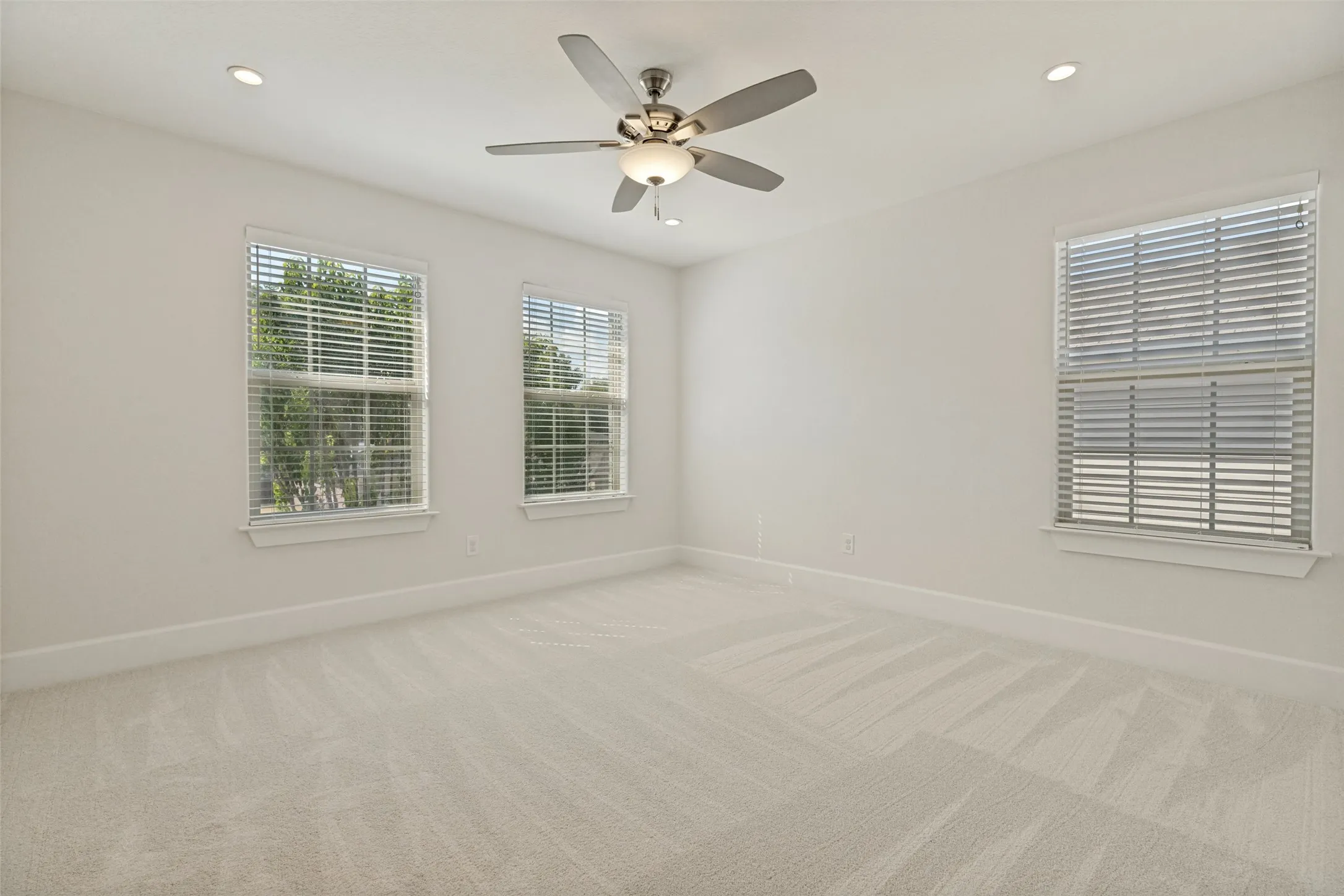 Single Family Residence For Sale in Collin County , 1016 Scenic Hills Drive, Mc Kinney, Texas 75071, 5 Bedroom, 3 Bathroom, 2 Garage spaces, 3,263 Sqft, built in 2016, mls#21334078, Real Estate Agent in Mc Kinney, Homes For Sale in Collin county, Homes For Sale in Mc Kinney, Realtor in Mc Kinney Texas, Real Estate Brokerage Independent Realty Texas, Luminita Cordes Realtor