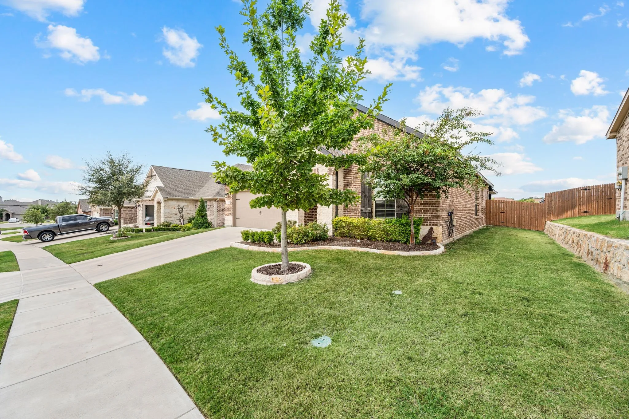 Single Family Residence For Sale in Parker County , 1504 Shindig Court, Weatherford, Texas 76087, 3 Bedroom, 2 Bathroom, 2 Garage spaces, 2,003 Sqft, built in 2020, mls#21382646, Real Estate Agent in Weatherford, Homes For Sale in Parker county, Homes For Sale in Weatherford, Realtor in Weatherford Texas, Real Estate Brokerage Independent Realty Texas, Luminita Cordes Realtor