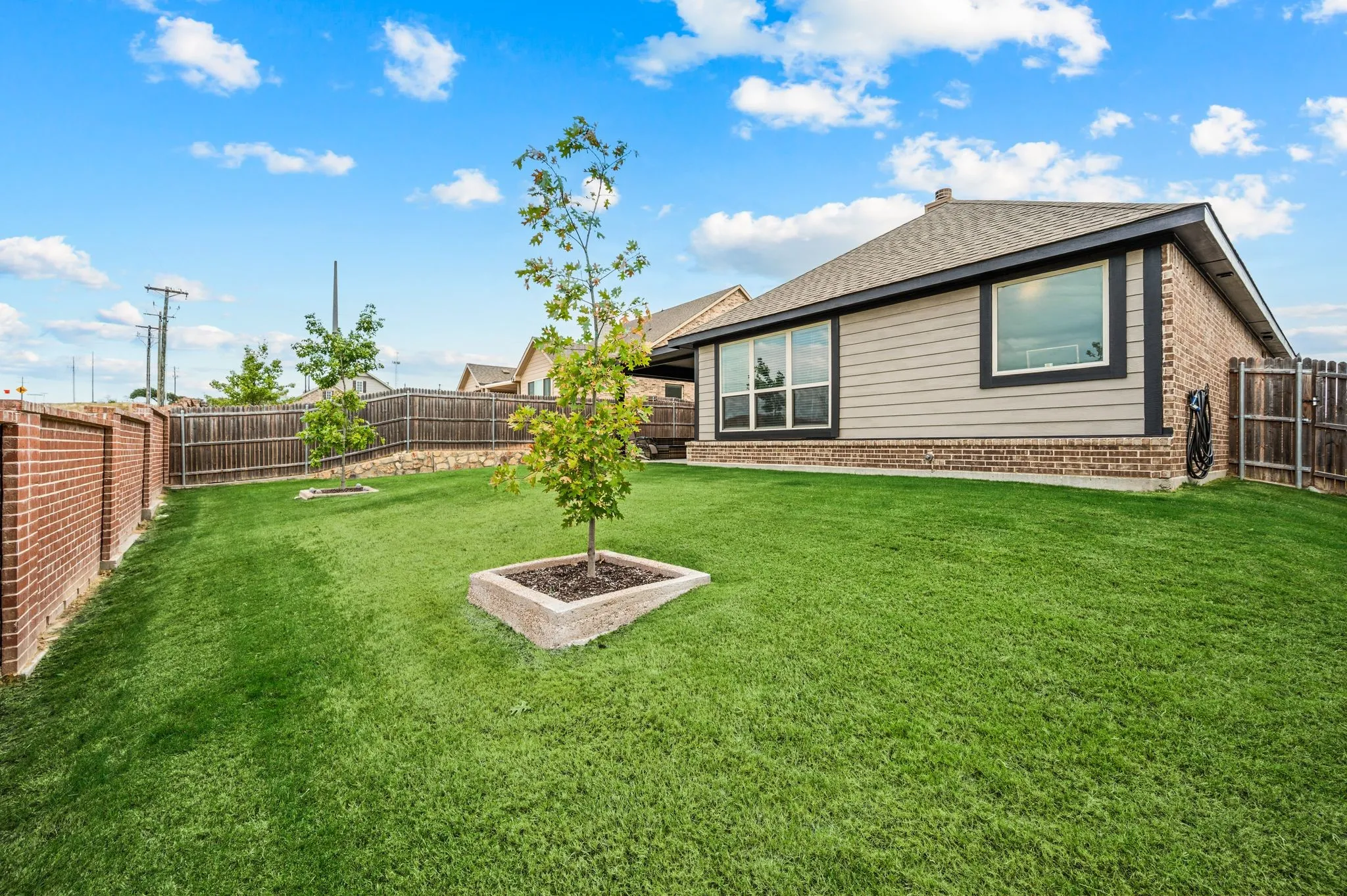 Single Family Residence For Sale in Parker County , 1504 Shindig Court, Weatherford, Texas 76087, 3 Bedroom, 2 Bathroom, 2 Garage spaces, 2,003 Sqft, built in 2020, mls#21382646, Real Estate Agent in Weatherford, Homes For Sale in Parker county, Homes For Sale in Weatherford, Realtor in Weatherford Texas, Real Estate Brokerage Independent Realty Texas, Luminita Cordes Realtor