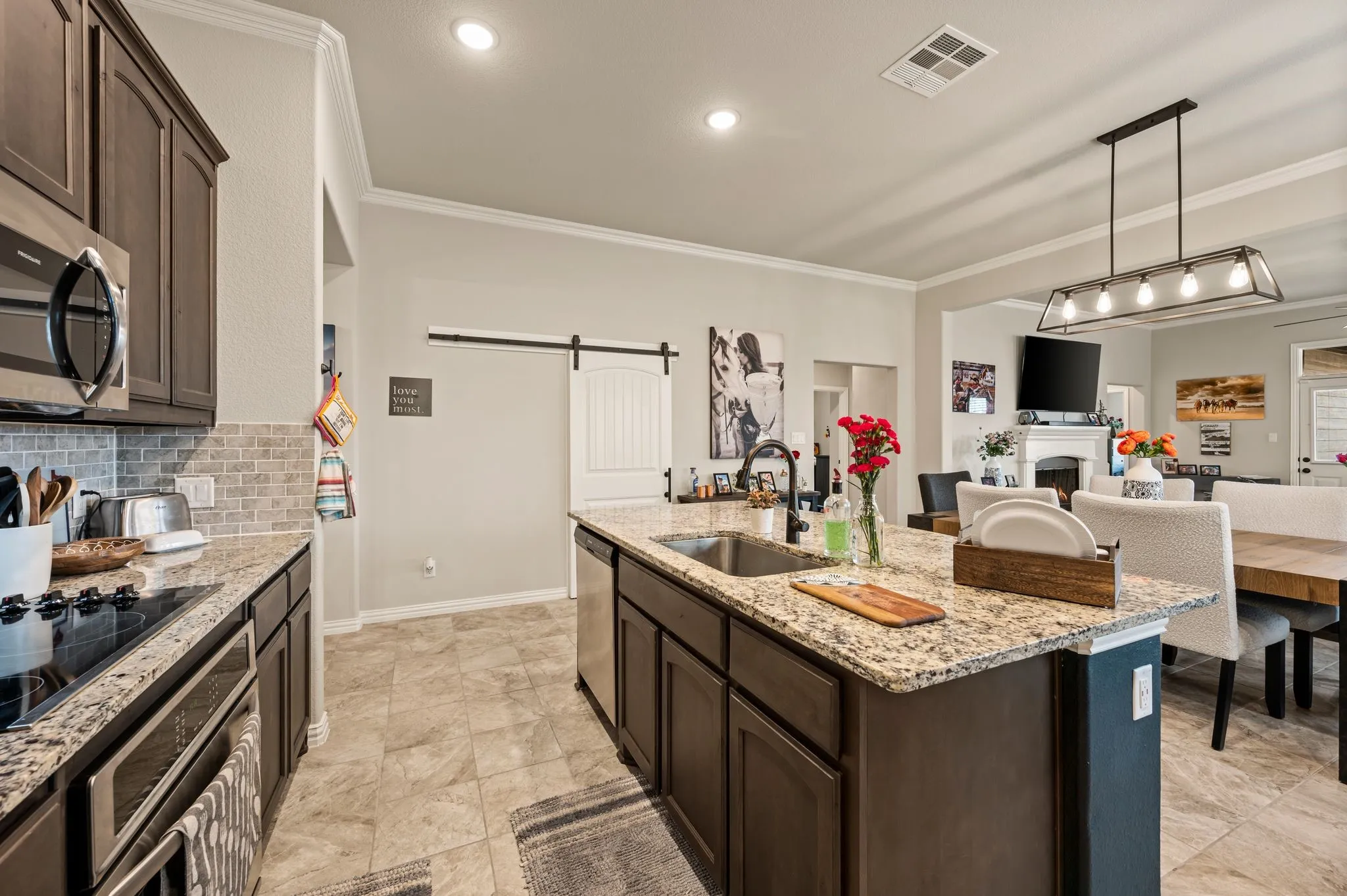 Single Family Residence For Sale in Parker County , 1504 Shindig Court, Weatherford, Texas 76087, 3 Bedroom, 2 Bathroom, 2 Garage spaces, 2,003 Sqft, built in 2020, mls#21382646, Real Estate Agent in Weatherford, Homes For Sale in Parker county, Homes For Sale in Weatherford, Realtor in Weatherford Texas, Real Estate Brokerage Independent Realty Texas, Luminita Cordes Realtor