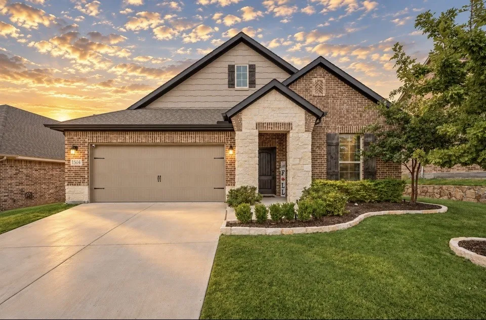 Single Family Residence For Sale in Parker County , 1504 Shindig Court, Weatherford, Texas 76087, 3 Bedroom, 2 Bathroom, 2 Garage spaces, 2,003 Sqft, built in 2020, mls#21382646, Real Estate Agent in Weatherford, Homes For Sale in Parker county, Homes For Sale in Weatherford, Realtor in Weatherford Texas, Real Estate Brokerage Independent Realty Texas, Luminita Cordes Realtor