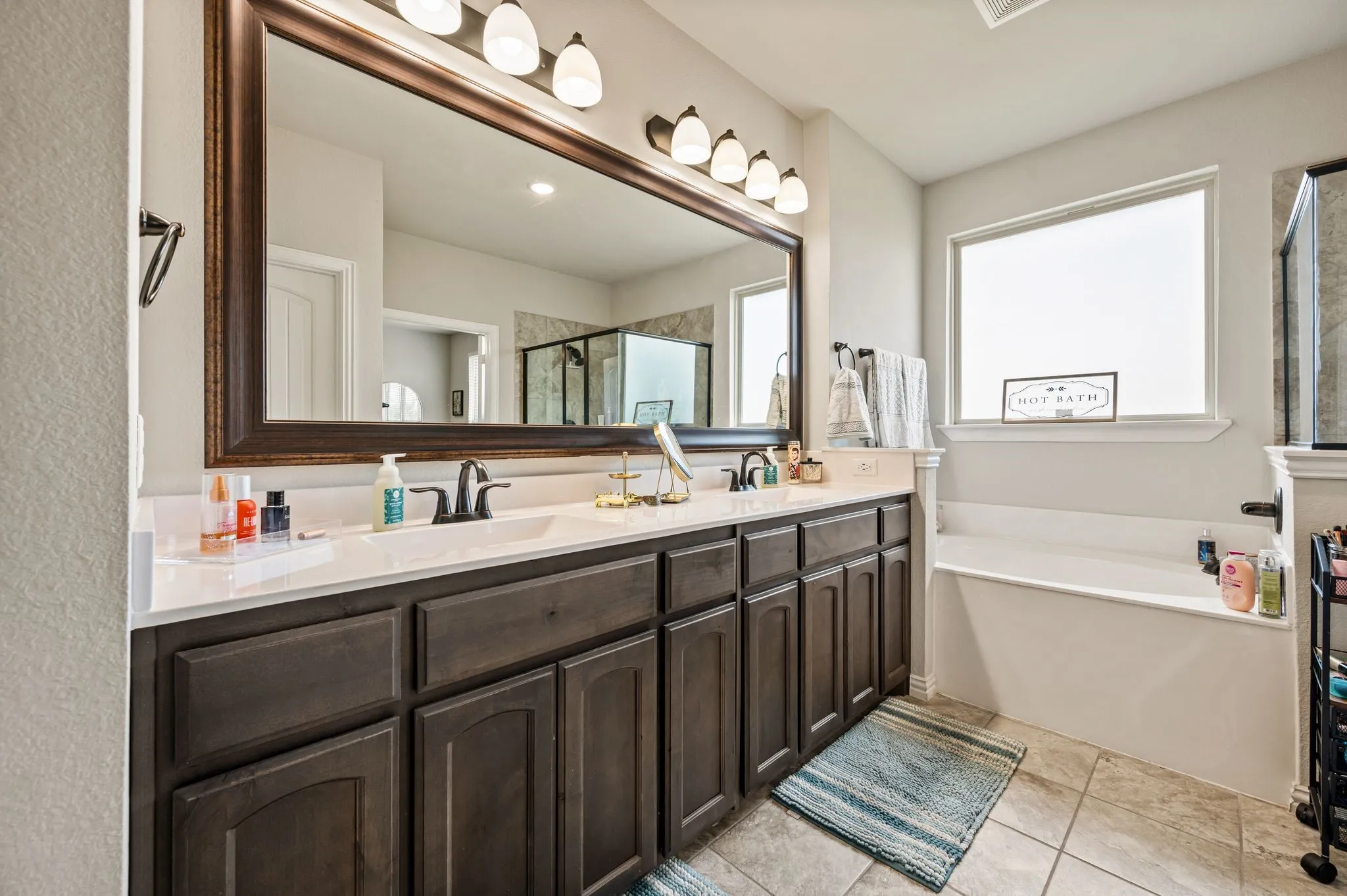 Single Family Residence For Sale in Parker County , 1504 Shindig Court, Weatherford, Texas 76087, 3 Bedroom, 2 Bathroom, 2 Garage spaces, 2,003 Sqft, built in 2020, mls#21382646, Real Estate Agent in Weatherford, Homes For Sale in Parker county, Homes For Sale in Weatherford, Realtor in Weatherford Texas, Real Estate Brokerage Independent Realty Texas, Luminita Cordes Realtor