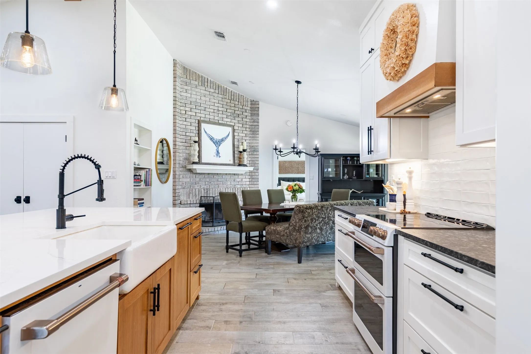Single Family Residence For Sale in Denton County , 2941 Downing Street, Flower Mound, Texas 75028, 4 Bedroom, 2 Bathroom, 2 Garage spaces, 1,895 Sqft, built in 1986, mls#21381869, Real Estate Agent in Flower Mound, Homes For Sale in Denton county, Homes For Sale in Flower Mound, Realtor in Flower Mound Texas, Real Estate Brokerage Independent Realty Texas, Luminita Cordes Realtor