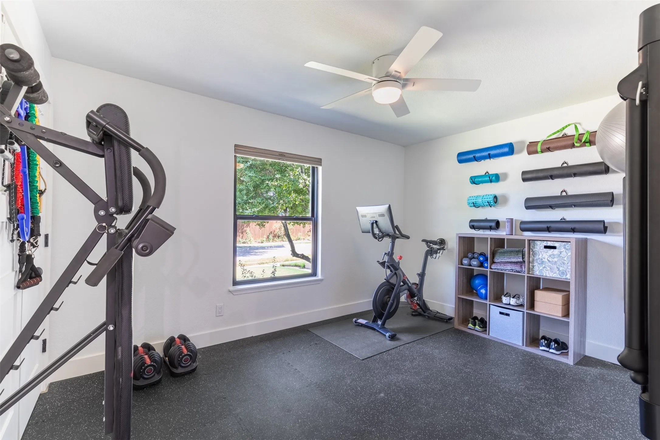 Single Family Residence For Sale in Denton County , 2941 Downing Street, Flower Mound, Texas 75028, 4 Bedroom, 2 Bathroom, 2 Garage spaces, 1,895 Sqft, built in 1986, mls#21381869, Real Estate Agent in Flower Mound, Homes For Sale in Denton county, Homes For Sale in Flower Mound, Realtor in Flower Mound Texas, Real Estate Brokerage Independent Realty Texas, Luminita Cordes Realtor