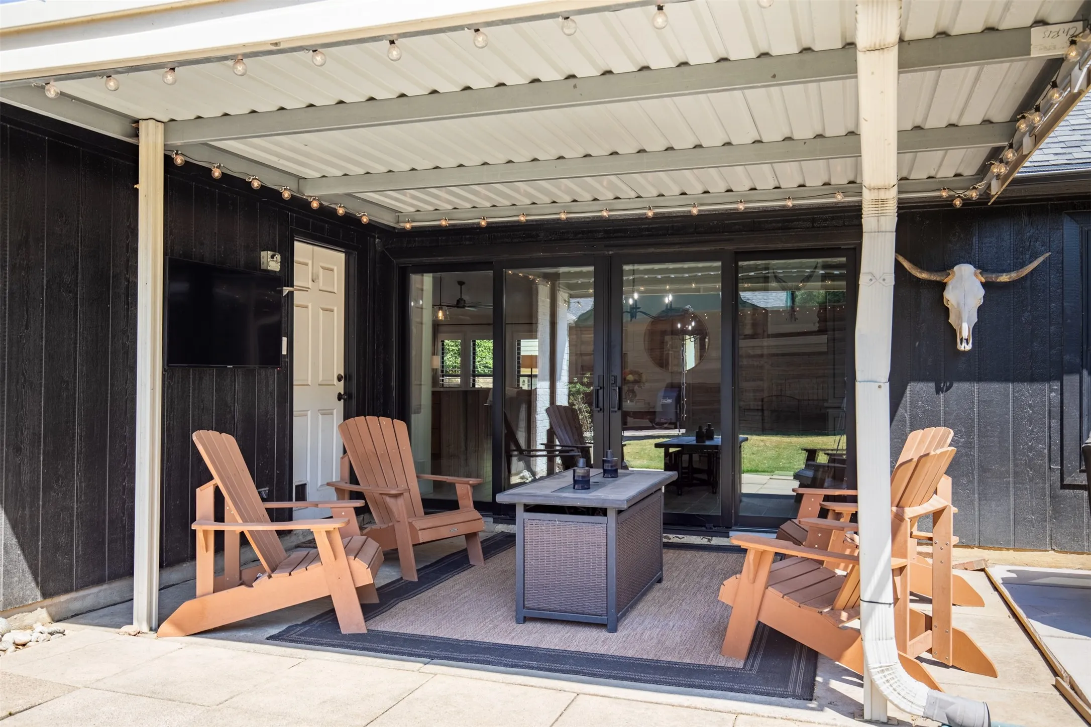 Single Family Residence For Sale in Denton County , 2941 Downing Street, Flower Mound, Texas 75028, 4 Bedroom, 2 Bathroom, 2 Garage spaces, 1,895 Sqft, built in 1986, mls#21381869, Real Estate Agent in Flower Mound, Homes For Sale in Denton county, Homes For Sale in Flower Mound, Realtor in Flower Mound Texas, Real Estate Brokerage Independent Realty Texas, Luminita Cordes Realtor
