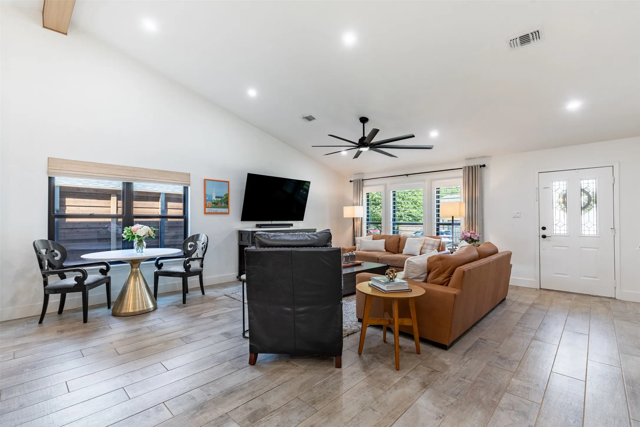 Single Family Residence For Sale in Denton County , 2941 Downing Street, Flower Mound, Texas 75028, 4 Bedroom, 2 Bathroom, 2 Garage spaces, 1,895 Sqft, built in 1986, mls#21381869, Real Estate Agent in Flower Mound, Homes For Sale in Denton county, Homes For Sale in Flower Mound, Realtor in Flower Mound Texas, Real Estate Brokerage Independent Realty Texas, Luminita Cordes Realtor