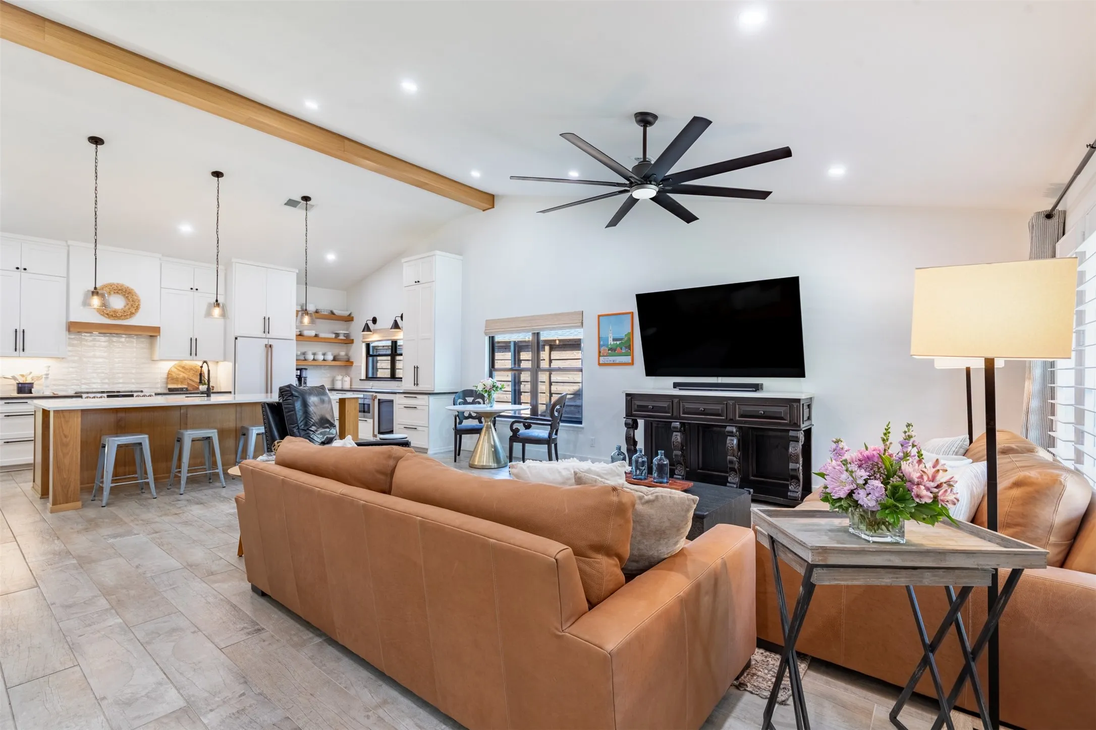 Single Family Residence For Sale in Denton County , 2941 Downing Street, Flower Mound, Texas 75028, 4 Bedroom, 2 Bathroom, 2 Garage spaces, 1,895 Sqft, built in 1986, mls#21381869, Real Estate Agent in Flower Mound, Homes For Sale in Denton county, Homes For Sale in Flower Mound, Realtor in Flower Mound Texas, Real Estate Brokerage Independent Realty Texas, Luminita Cordes Realtor