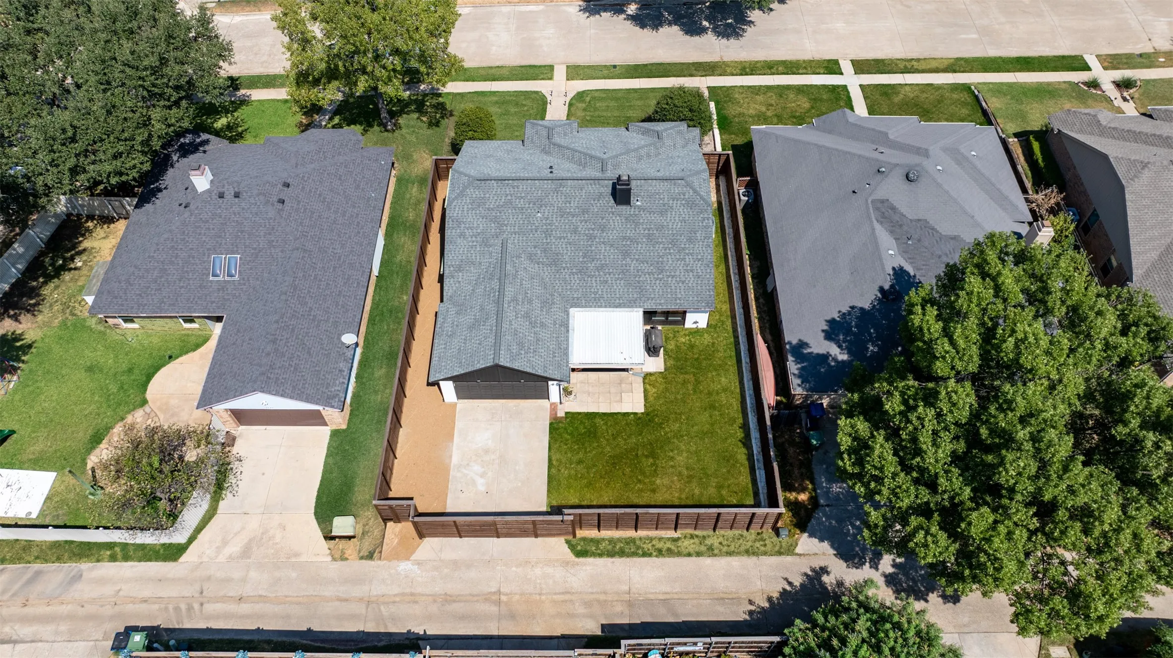 Single Family Residence For Sale in Denton County , 2941 Downing Street, Flower Mound, Texas 75028, 4 Bedroom, 2 Bathroom, 2 Garage spaces, 1,895 Sqft, built in 1986, mls#21381869, Real Estate Agent in Flower Mound, Homes For Sale in Denton county, Homes For Sale in Flower Mound, Realtor in Flower Mound Texas, Real Estate Brokerage Independent Realty Texas, Luminita Cordes Realtor