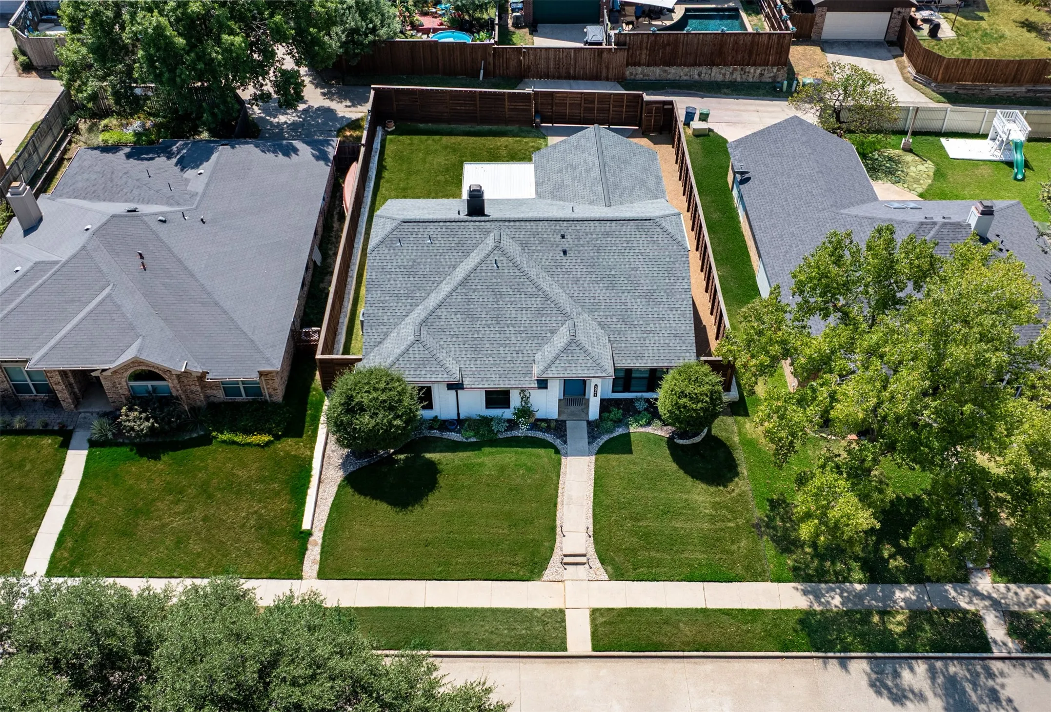 Single Family Residence For Sale in Denton County , 2941 Downing Street, Flower Mound, Texas 75028, 4 Bedroom, 2 Bathroom, 2 Garage spaces, 1,895 Sqft, built in 1986, mls#21381869, Real Estate Agent in Flower Mound, Homes For Sale in Denton county, Homes For Sale in Flower Mound, Realtor in Flower Mound Texas, Real Estate Brokerage Independent Realty Texas, Luminita Cordes Realtor