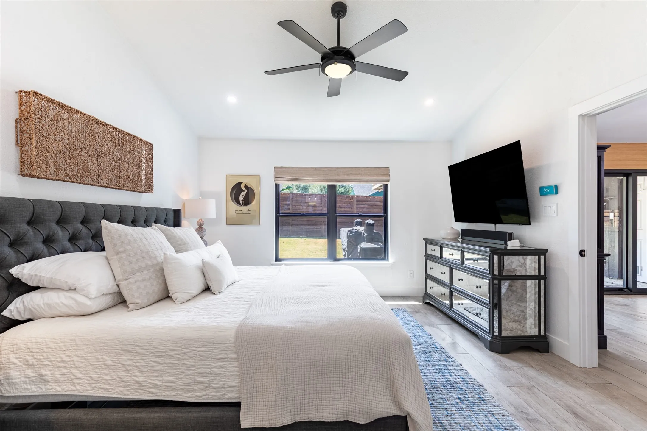 Single Family Residence For Sale in Denton County , 2941 Downing Street, Flower Mound, Texas 75028, 4 Bedroom, 2 Bathroom, 2 Garage spaces, 1,895 Sqft, built in 1986, mls#21381869, Real Estate Agent in Flower Mound, Homes For Sale in Denton county, Homes For Sale in Flower Mound, Realtor in Flower Mound Texas, Real Estate Brokerage Independent Realty Texas, Luminita Cordes Realtor