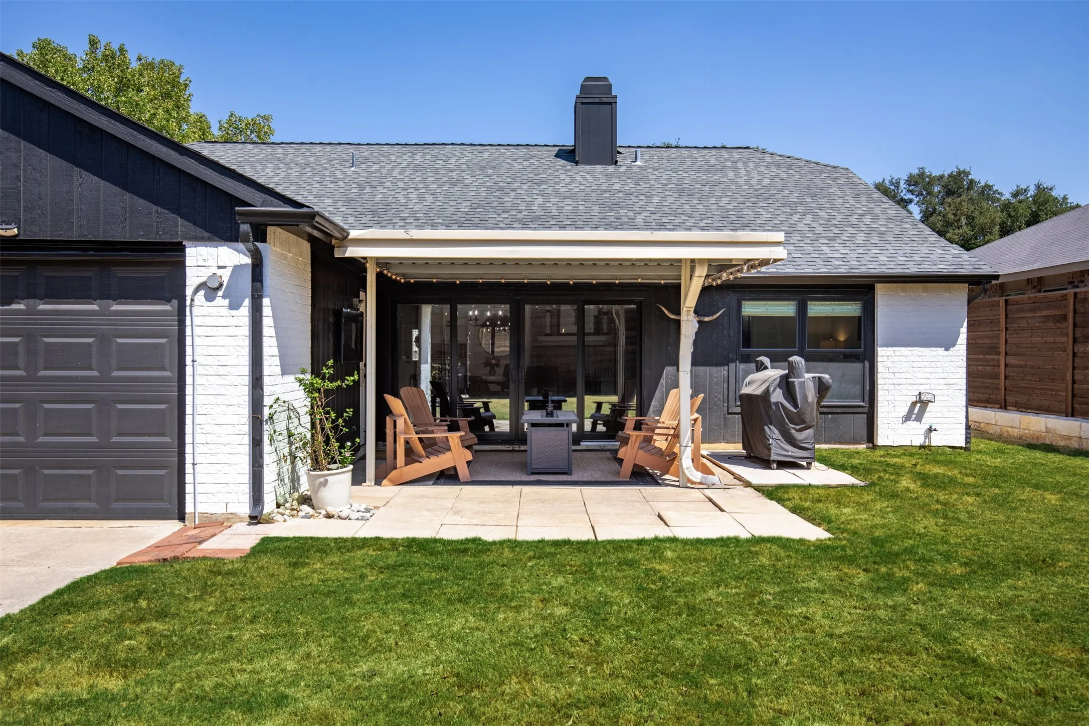 Single Family Residence For Sale in Denton County , 2941 Downing Street, Flower Mound, Texas 75028, 4 Bedroom, 2 Bathroom, 2 Garage spaces, 1,895 Sqft, built in 1986, mls#21381869, Real Estate Agent in Flower Mound, Homes For Sale in Denton county, Homes For Sale in Flower Mound, Realtor in Flower Mound Texas, Real Estate Brokerage Independent Realty Texas, Luminita Cordes Realtor