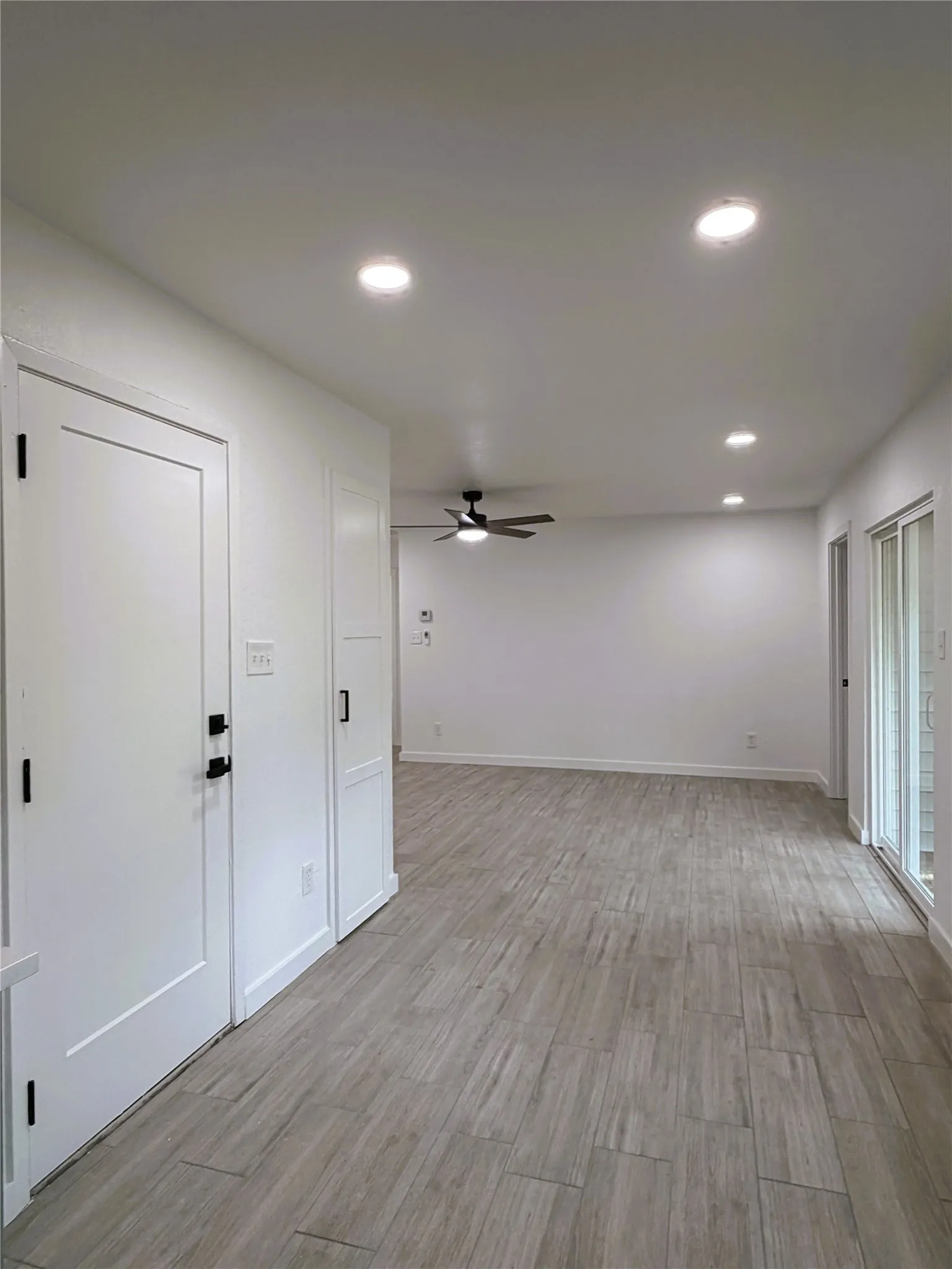 Single Family Residence For Sale in Tarrant County , 2933 Hunting Drive, Fort Worth, Texas 76119, 4 Bedroom, 2 Bathroom, 2 Garage spaces, 1,217 Sqft, built in 1976, mls#21382707, Real Estate Agent in Fort Worth, Homes For Sale in Tarrant county, Homes For Sale in Fort Worth, Realtor in Fort Worth Texas, Real Estate Brokerage Independent Realty Texas, Luminita Cordes Realtor