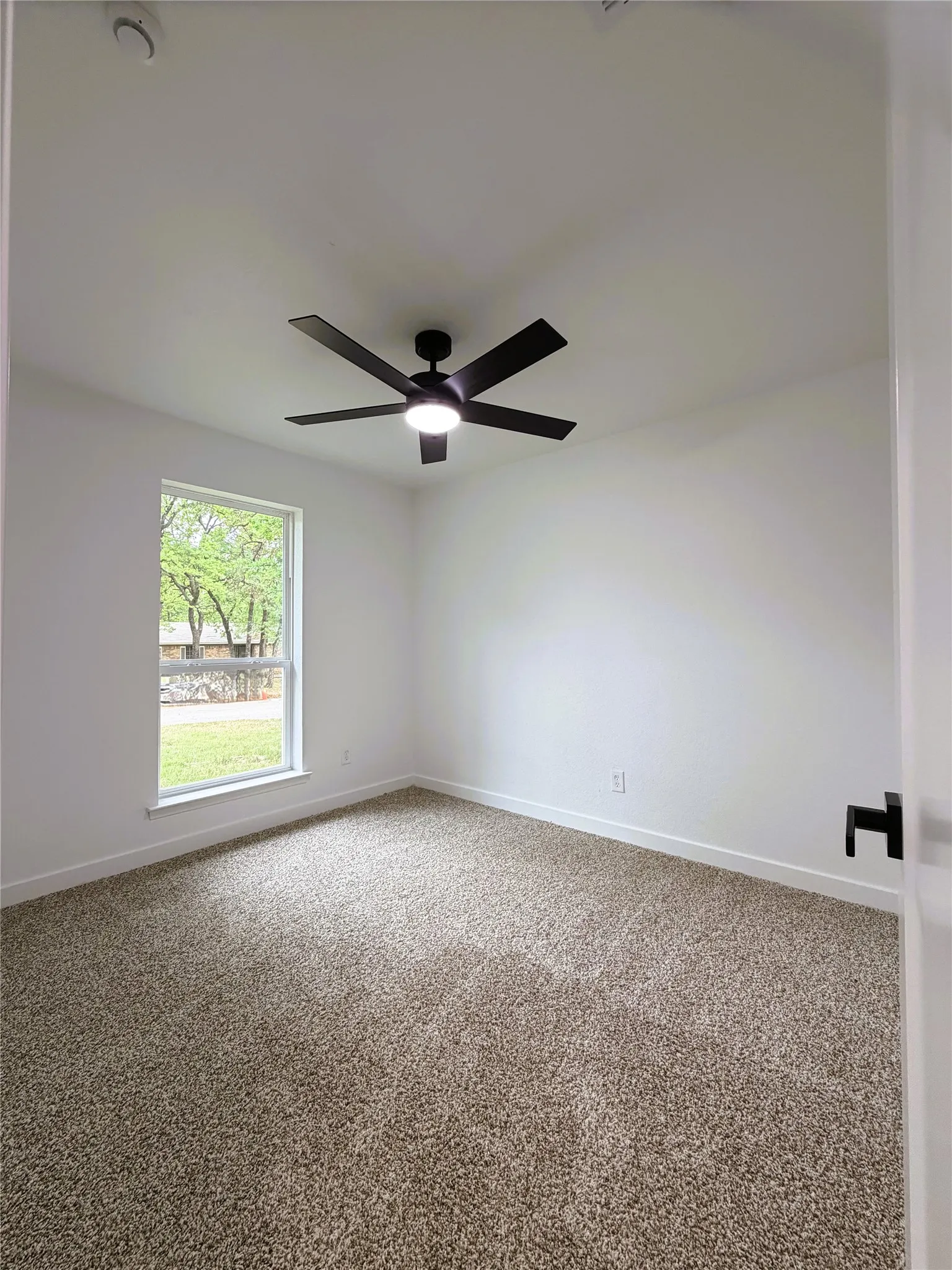 Single Family Residence For Sale in Tarrant County , 2933 Hunting Drive, Fort Worth, Texas 76119, 4 Bedroom, 2 Bathroom, 2 Garage spaces, 1,217 Sqft, built in 1976, mls#21382707, Real Estate Agent in Fort Worth, Homes For Sale in Tarrant county, Homes For Sale in Fort Worth, Realtor in Fort Worth Texas, Real Estate Brokerage Independent Realty Texas, Luminita Cordes Realtor