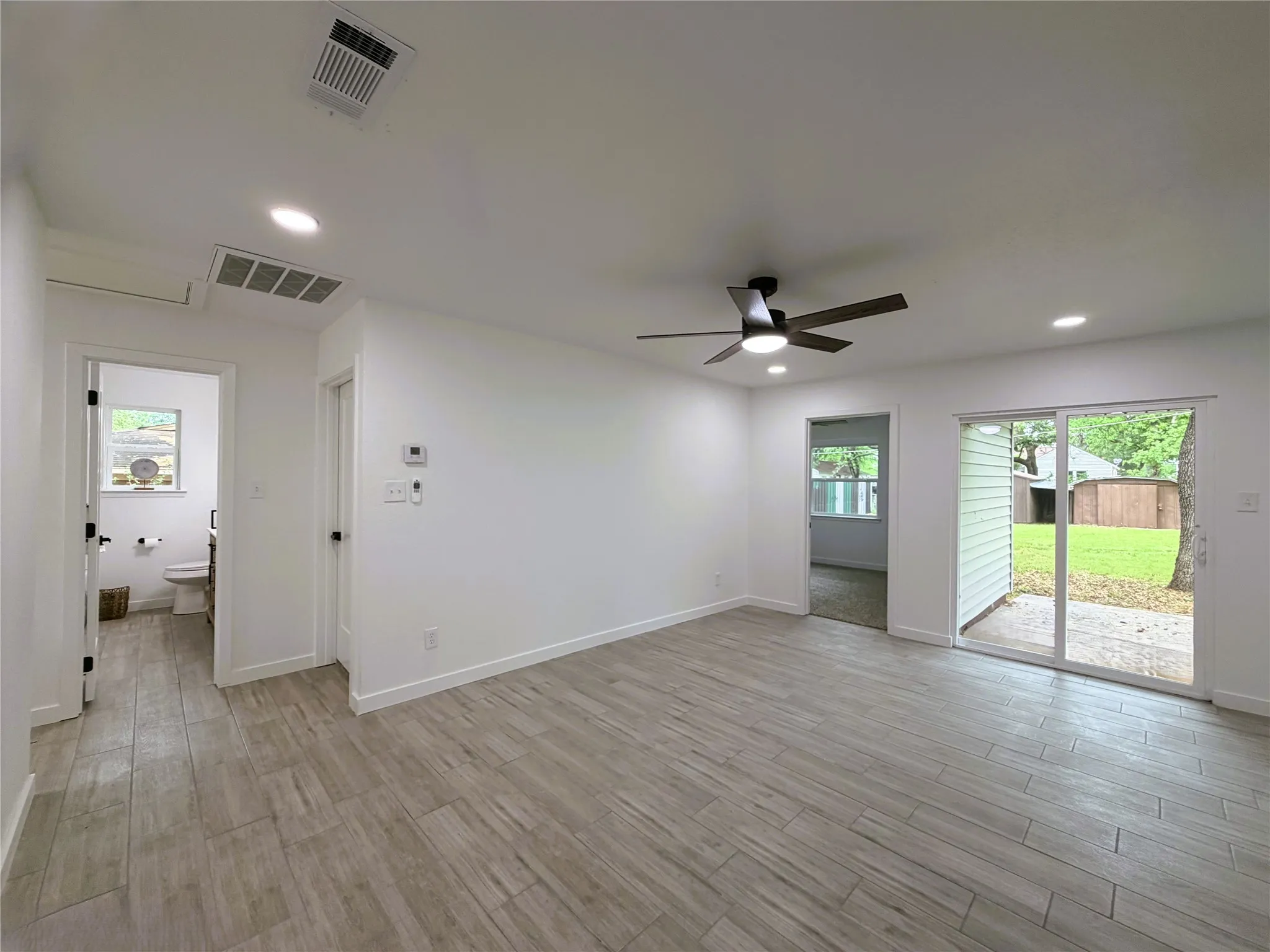 Single Family Residence For Sale in Tarrant County , 2933 Hunting Drive, Fort Worth, Texas 76119, 4 Bedroom, 2 Bathroom, 2 Garage spaces, 1,217 Sqft, built in 1976, mls#21382707, Real Estate Agent in Fort Worth, Homes For Sale in Tarrant county, Homes For Sale in Fort Worth, Realtor in Fort Worth Texas, Real Estate Brokerage Independent Realty Texas, Luminita Cordes Realtor