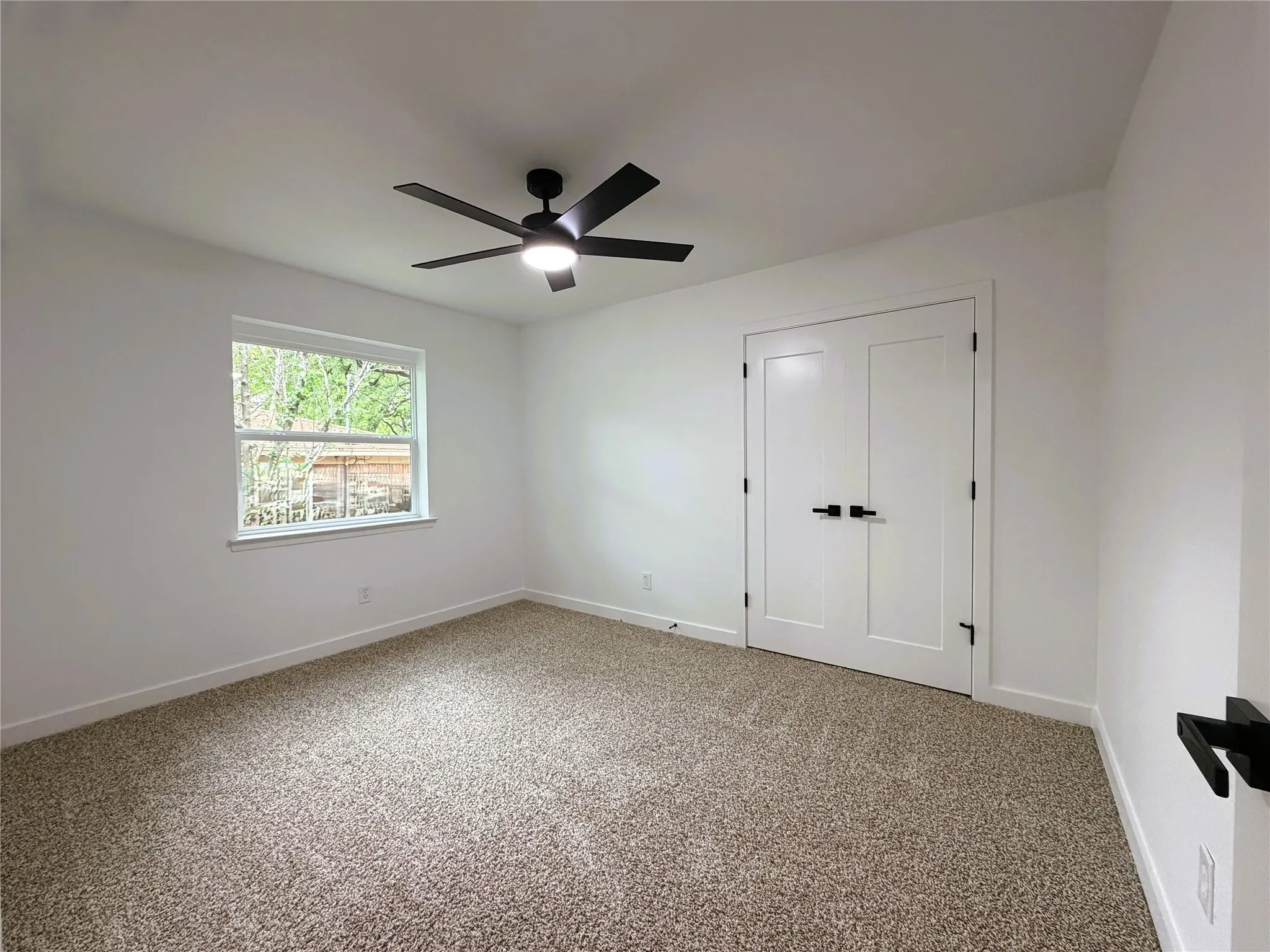 Single Family Residence For Sale in Tarrant County , 2933 Hunting Drive, Fort Worth, Texas 76119, 4 Bedroom, 2 Bathroom, 2 Garage spaces, 1,217 Sqft, built in 1976, mls#21382707, Real Estate Agent in Fort Worth, Homes For Sale in Tarrant county, Homes For Sale in Fort Worth, Realtor in Fort Worth Texas, Real Estate Brokerage Independent Realty Texas, Luminita Cordes Realtor