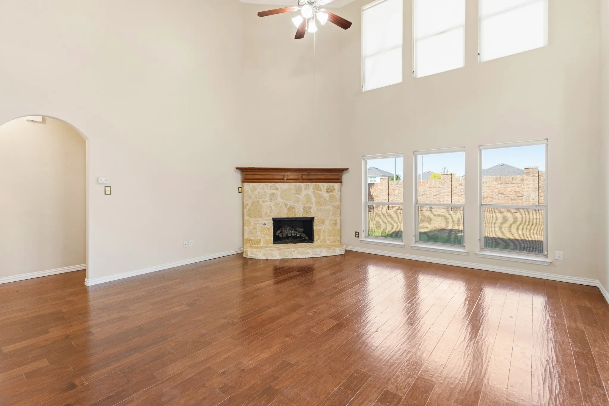 Single Family Residence For Rent in Tarrant County , 8224 Summerview Court, Fort Worth, Texas 76123, 4 Bedroom, 3 Bathroom, 2 Garage spaces, 2,818 Sqft, built in 2009, mls#21382708, Real Estate Agent in Fort Worth, Homes For Rent in Tarrant county, Homes For Rent in Fort Worth, Realtor in Fort Worth Texas, Real Estate Brokerage Independent Realty Texas, Luminita Cordes Realtor