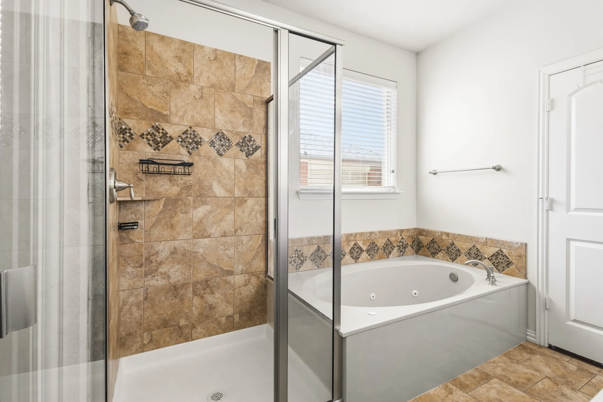 Single Family Residence For Rent in Tarrant County , 8224 Summerview Court, Fort Worth, Texas 76123, 4 Bedroom, 3 Bathroom, 2 Garage spaces, 2,818 Sqft, built in 2009, mls#21382708, Real Estate Agent in Fort Worth, Homes For Rent in Tarrant county, Homes For Rent in Fort Worth, Realtor in Fort Worth Texas, Real Estate Brokerage Independent Realty Texas, Luminita Cordes Realtor