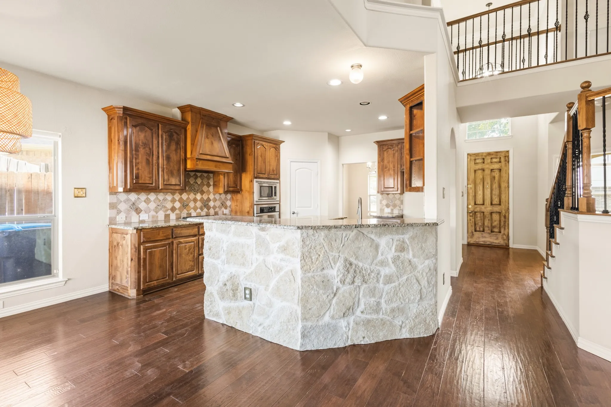 Single Family Residence For Rent in Tarrant County , 8224 Summerview Court, Fort Worth, Texas 76123, 4 Bedroom, 3 Bathroom, 2 Garage spaces, 2,818 Sqft, built in 2009, mls#21382708, Real Estate Agent in Fort Worth, Homes For Rent in Tarrant county, Homes For Rent in Fort Worth, Realtor in Fort Worth Texas, Real Estate Brokerage Independent Realty Texas, Luminita Cordes Realtor
