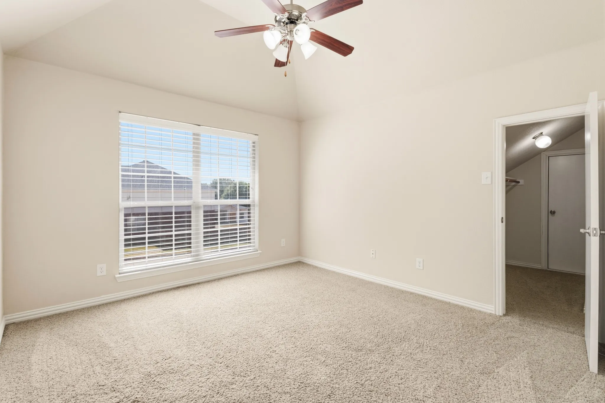 Single Family Residence For Rent in Tarrant County , 8224 Summerview Court, Fort Worth, Texas 76123, 4 Bedroom, 3 Bathroom, 2 Garage spaces, 2,818 Sqft, built in 2009, mls#21382708, Real Estate Agent in Fort Worth, Homes For Rent in Tarrant county, Homes For Rent in Fort Worth, Realtor in Fort Worth Texas, Real Estate Brokerage Independent Realty Texas, Luminita Cordes Realtor
