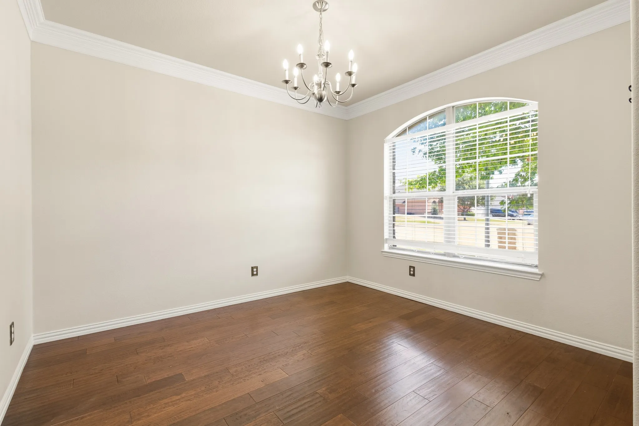 Single Family Residence For Rent in Tarrant County , 8224 Summerview Court, Fort Worth, Texas 76123, 4 Bedroom, 3 Bathroom, 2 Garage spaces, 2,818 Sqft, built in 2009, mls#21382708, Real Estate Agent in Fort Worth, Homes For Rent in Tarrant county, Homes For Rent in Fort Worth, Realtor in Fort Worth Texas, Real Estate Brokerage Independent Realty Texas, Luminita Cordes Realtor