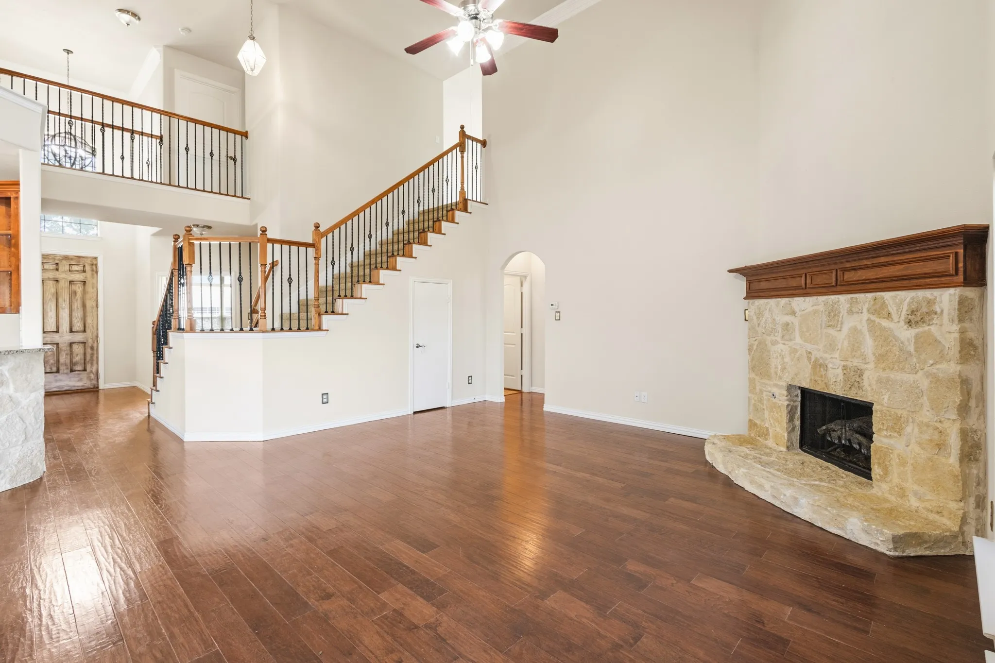 Single Family Residence For Rent in Tarrant County , 8224 Summerview Court, Fort Worth, Texas 76123, 4 Bedroom, 3 Bathroom, 2 Garage spaces, 2,818 Sqft, built in 2009, mls#21382708, Real Estate Agent in Fort Worth, Homes For Rent in Tarrant county, Homes For Rent in Fort Worth, Realtor in Fort Worth Texas, Real Estate Brokerage Independent Realty Texas, Luminita Cordes Realtor