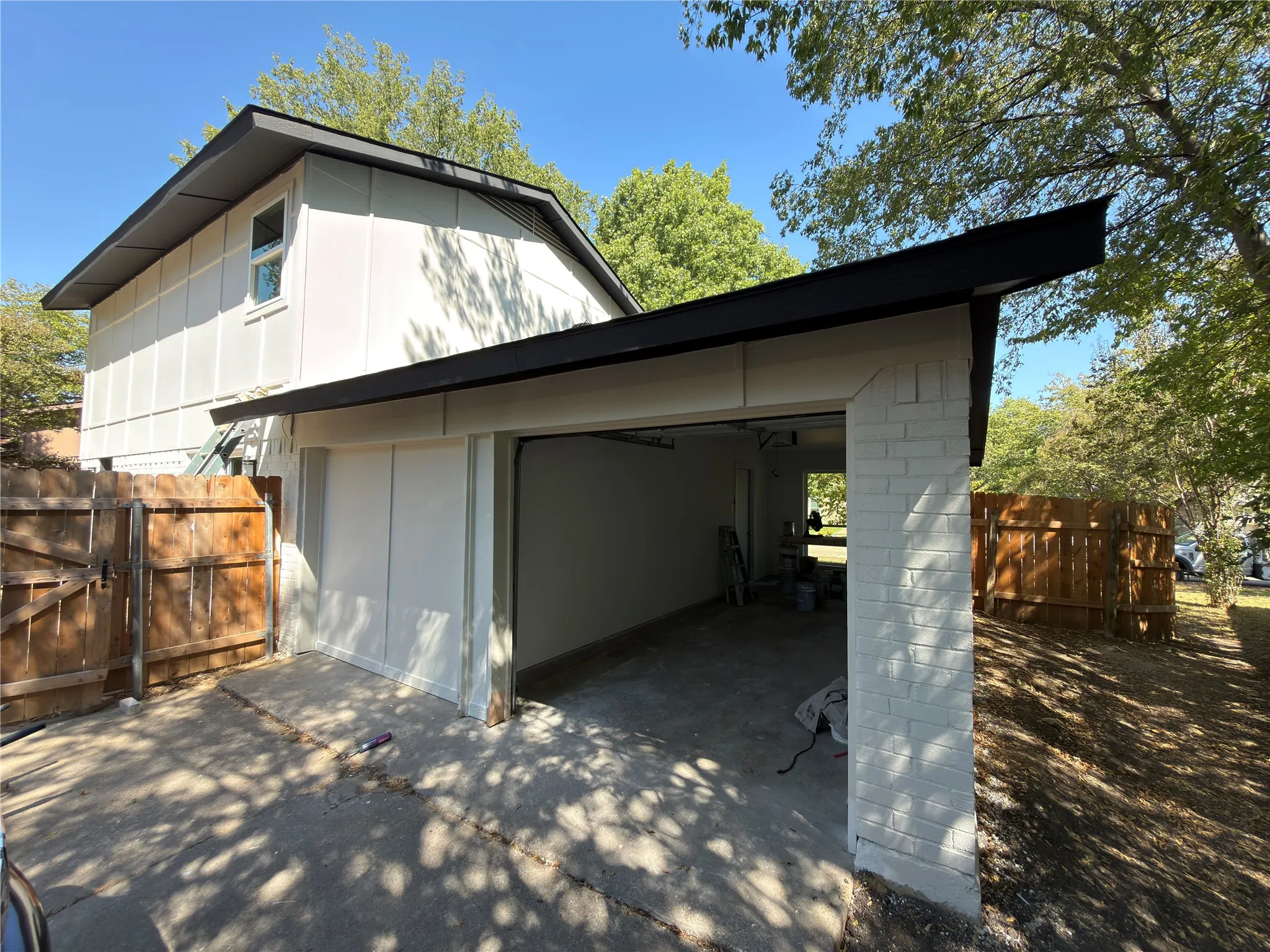 Single Family Residence For Sale in Dallas County , 1834 Caldwell, Garland, Texas 75041, 4 Bedroom, 3 Bathroom, 1 Garage spaces, 1,680 Sqft, built in 1977, mls#21380891, Real Estate Agent in Garland, Homes For Sale in Dallas county, Homes For Sale in Garland, Realtor in Garland Texas, Real Estate Brokerage Independent Realty Texas, Luminita Cordes Realtor