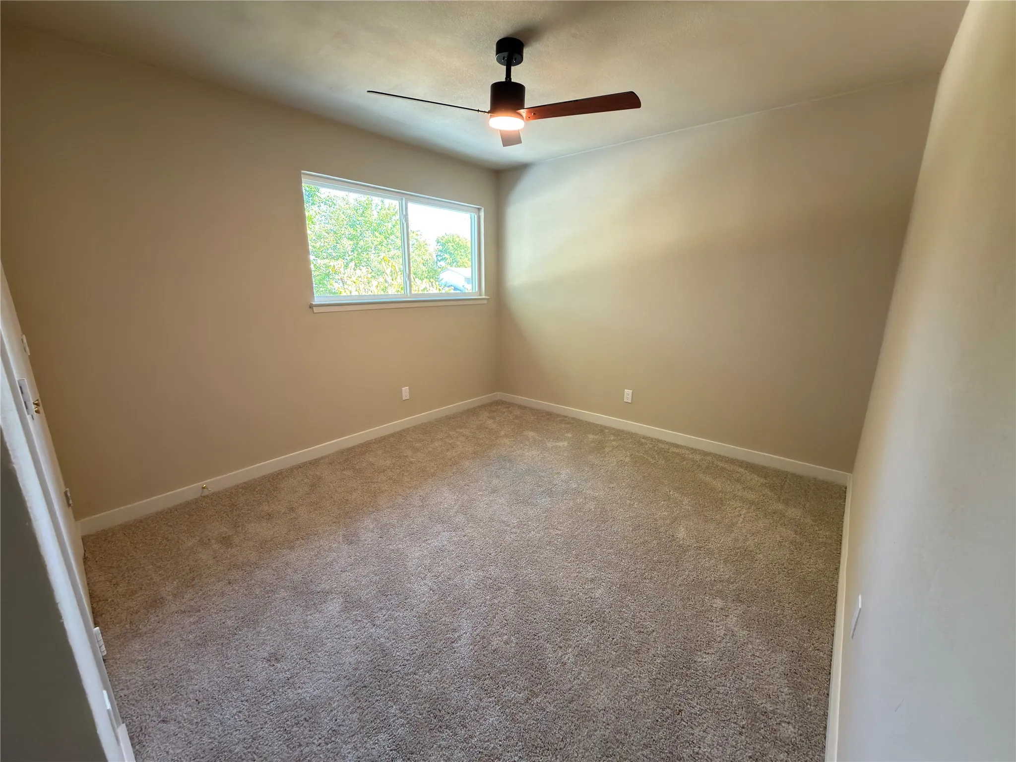 Single Family Residence For Sale in Dallas County , 1834 Caldwell, Garland, Texas 75041, 4 Bedroom, 3 Bathroom, 1 Garage spaces, 1,680 Sqft, built in 1977, mls#21380891, Real Estate Agent in Garland, Homes For Sale in Dallas county, Homes For Sale in Garland, Realtor in Garland Texas, Real Estate Brokerage Independent Realty Texas, Luminita Cordes Realtor