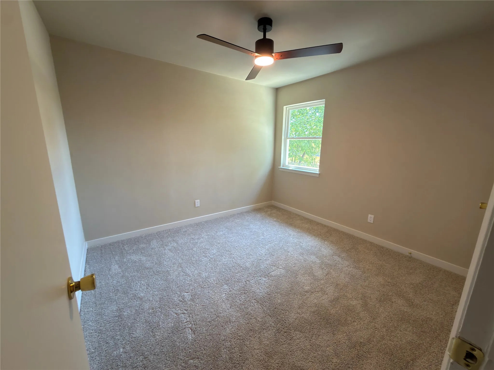 Single Family Residence For Sale in Dallas County , 1834 Caldwell, Garland, Texas 75041, 4 Bedroom, 3 Bathroom, 1 Garage spaces, 1,680 Sqft, built in 1977, mls#21380891, Real Estate Agent in Garland, Homes For Sale in Dallas county, Homes For Sale in Garland, Realtor in Garland Texas, Real Estate Brokerage Independent Realty Texas, Luminita Cordes Realtor