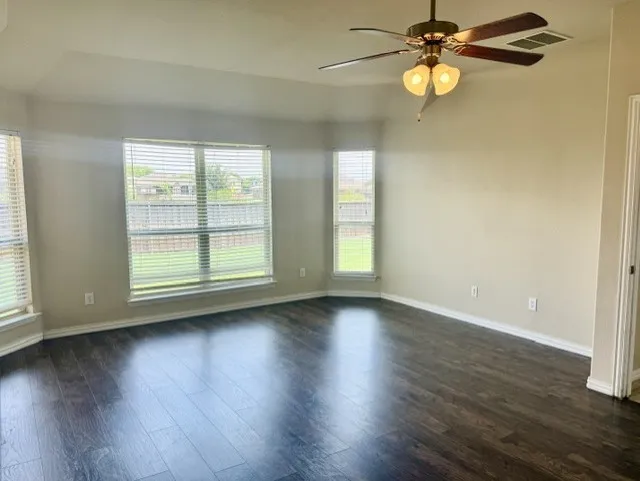 Single Family Residence For Rent in Denton County , 917 Bird Creek Drive, Little Elm, Texas 75068, 3 Bedroom, 2 Bathroom, 2 Garage spaces, 1,713 Sqft, built in 2017, mls#21382714, Real Estate Agent in Little Elm, Homes For Rent in Denton county, Homes For Rent in Little Elm, Realtor in Little Elm Texas, Real Estate Brokerage Independent Realty Texas, Luminita Cordes Realtor
