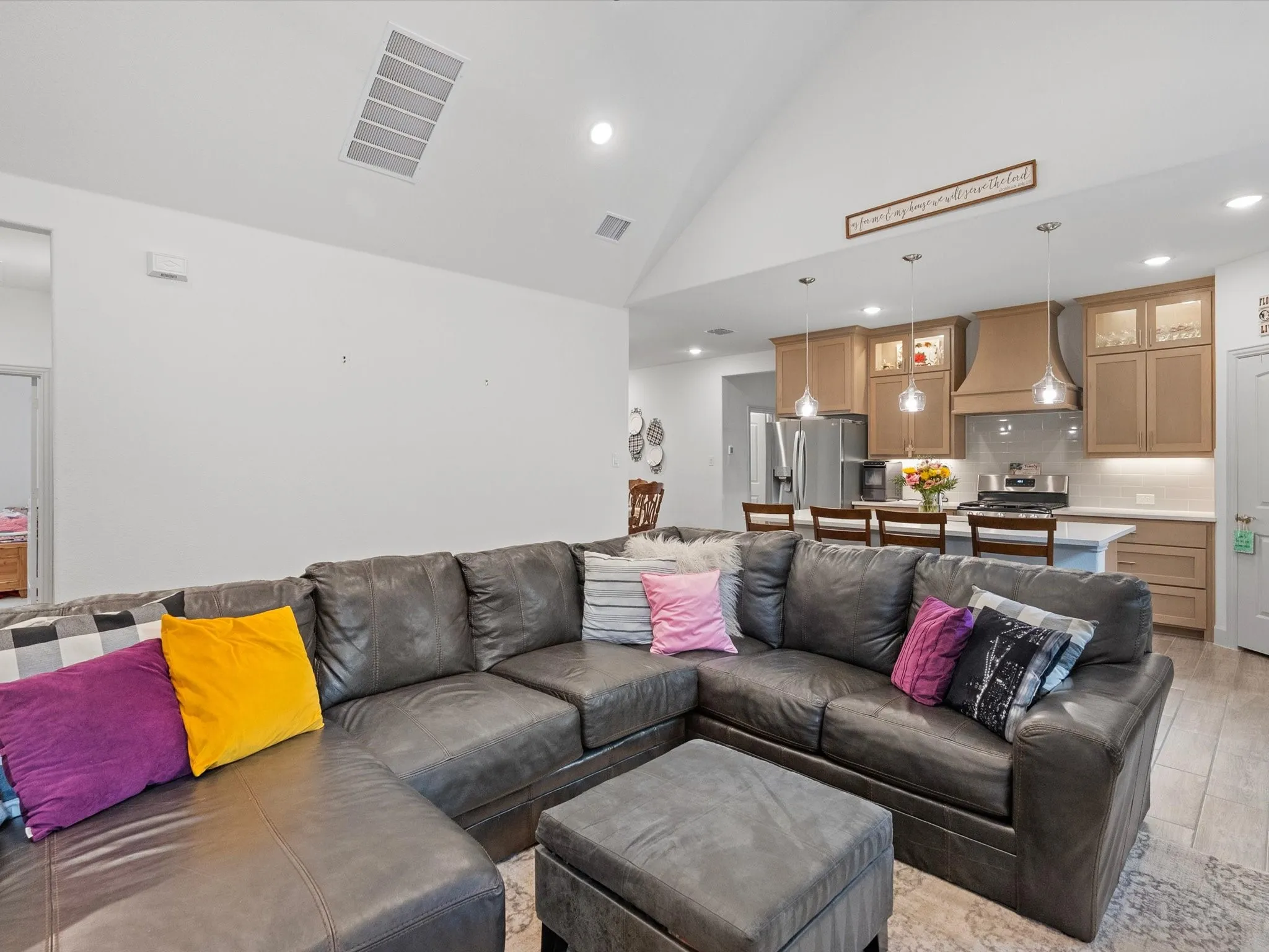 Vaulted ceiling with recessed lighting
