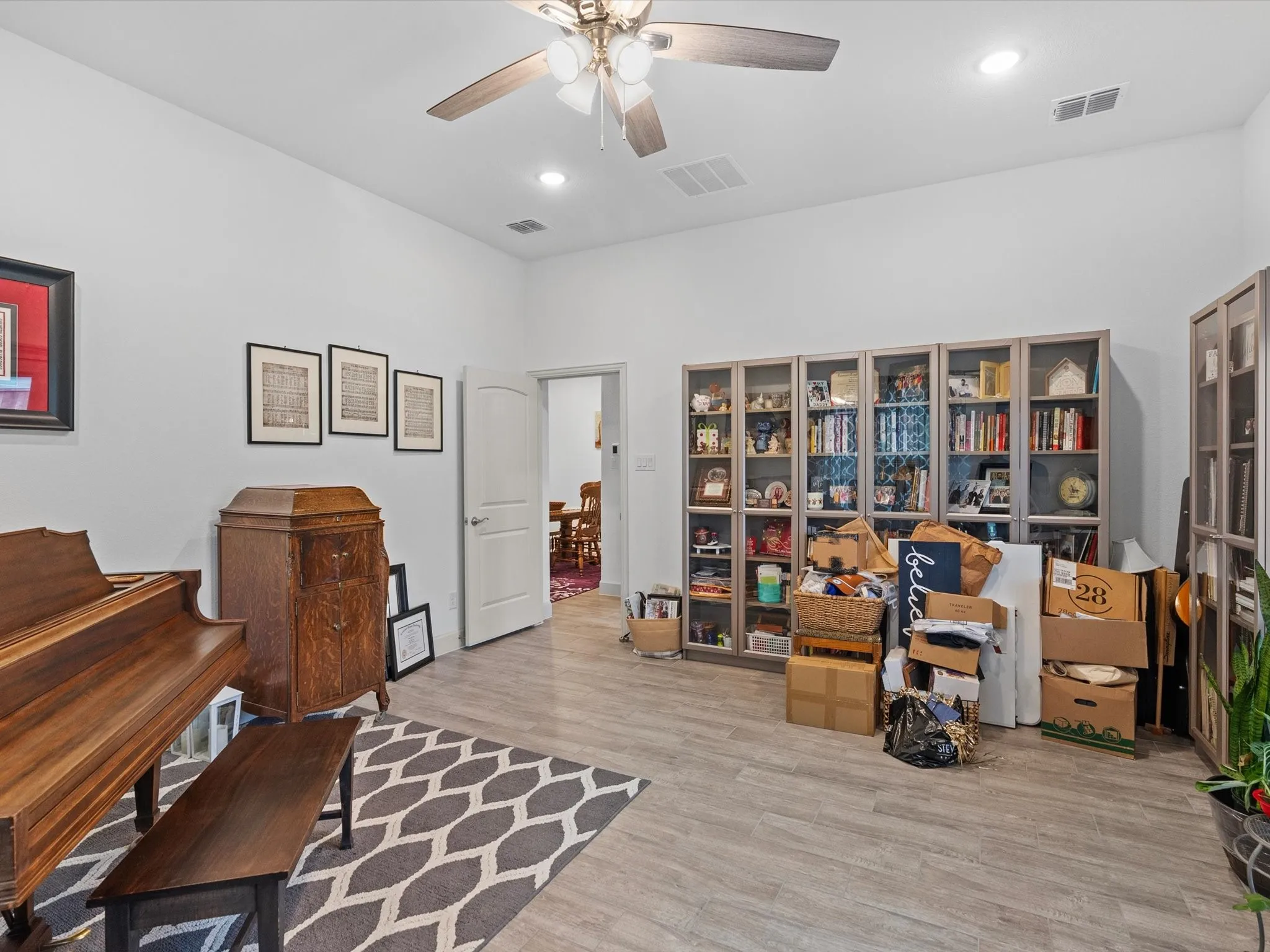Single Family Residence For Sale in Collin County , 565 Beck Drive, Lavon, Texas 75166, 4 Bedroom, 4 Bathroom, 2 Garage spaces, 2,356 Sqft, built in 2024, mls#21382693, Real Estate Agent in Lavon, Homes For Sale in Collin county, Homes For Sale in Lavon, Realtor in Lavon Texas, Real Estate Brokerage Independent Realty Texas, Luminita Cordes Realtor