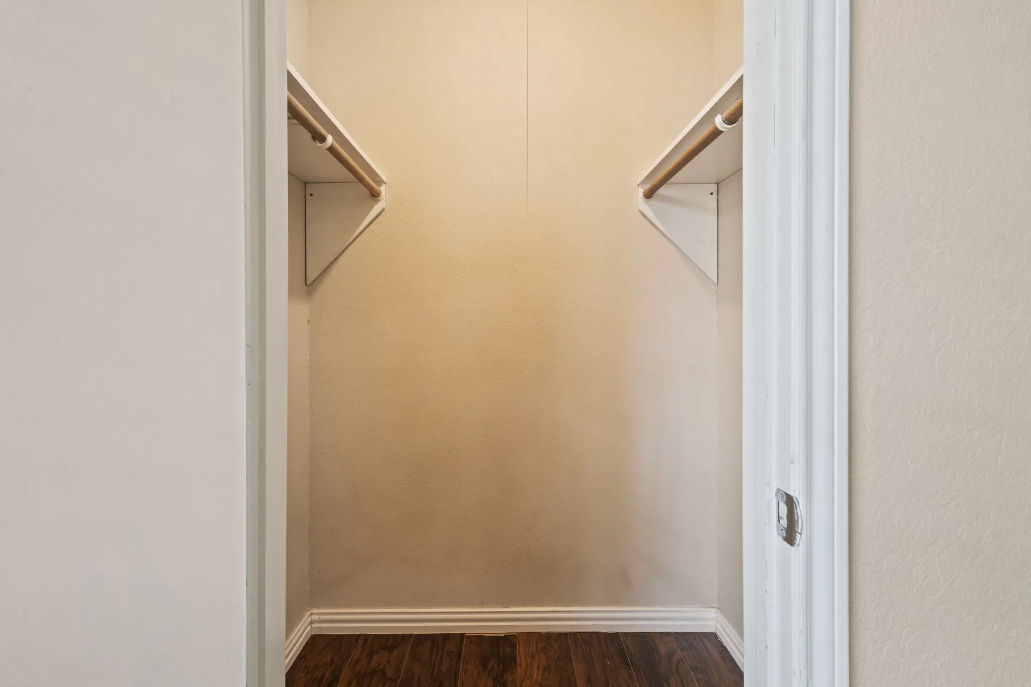 Single Family Residence For Rent in Tarrant County , 6229 Maple Springs Drive, Arlington, Texas 76001, 3 Bedroom, 2 Bathroom, 2 Garage spaces, 1,798 Sqft, built in 1983, mls#21382730, Real Estate Agent in Arlington, Homes For Rent in Tarrant county, Homes For Rent in Arlington, Realtor in Arlington Texas, Real Estate Brokerage Independent Realty Texas, Luminita Cordes Realtor