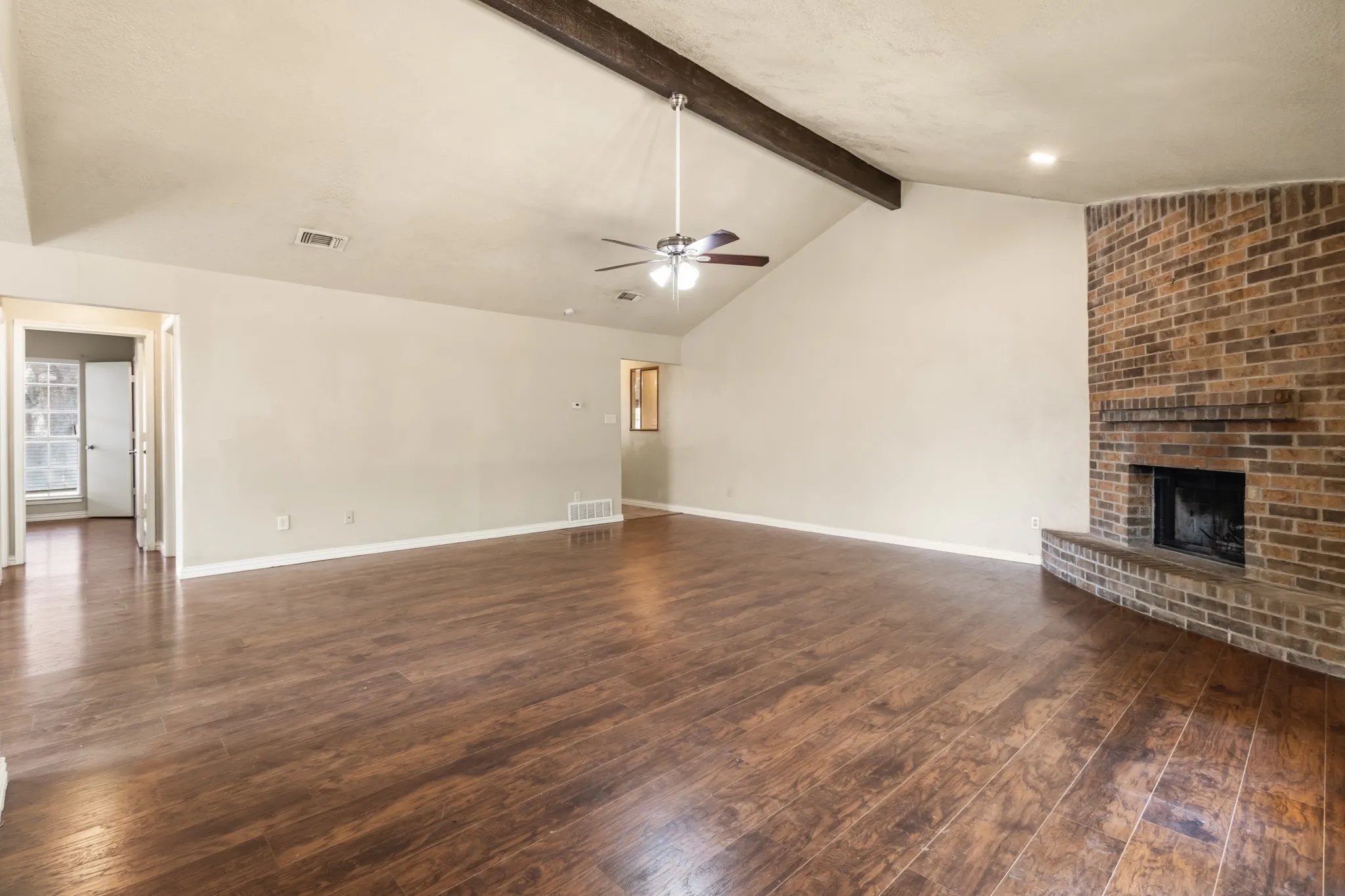 Single Family Residence For Rent in Tarrant County , 6229 Maple Springs Drive, Arlington, Texas 76001, 3 Bedroom, 2 Bathroom, 2 Garage spaces, 1,798 Sqft, built in 1983, mls#21382730, Real Estate Agent in Arlington, Homes For Rent in Tarrant county, Homes For Rent in Arlington, Realtor in Arlington Texas, Real Estate Brokerage Independent Realty Texas, Luminita Cordes Realtor