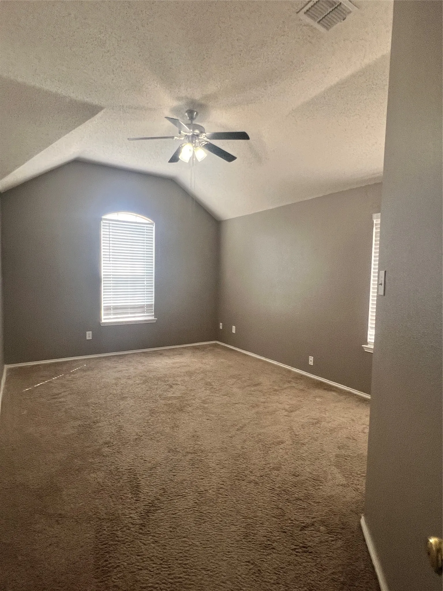 Single Family Residence For Rent in Tarrant County , 2607 Ridgeoak Trail, Mansfield, Texas 76063, 3 Bedroom, 2 Bathroom, 2 Garage spaces, 2,544 Sqft, built in 2000, mls#21382731, Real Estate Agent in Mansfield, Homes For Rent in Tarrant county, Homes For Rent in Mansfield, Realtor in Mansfield Texas, Real Estate Brokerage Independent Realty Texas, Luminita Cordes Realtor