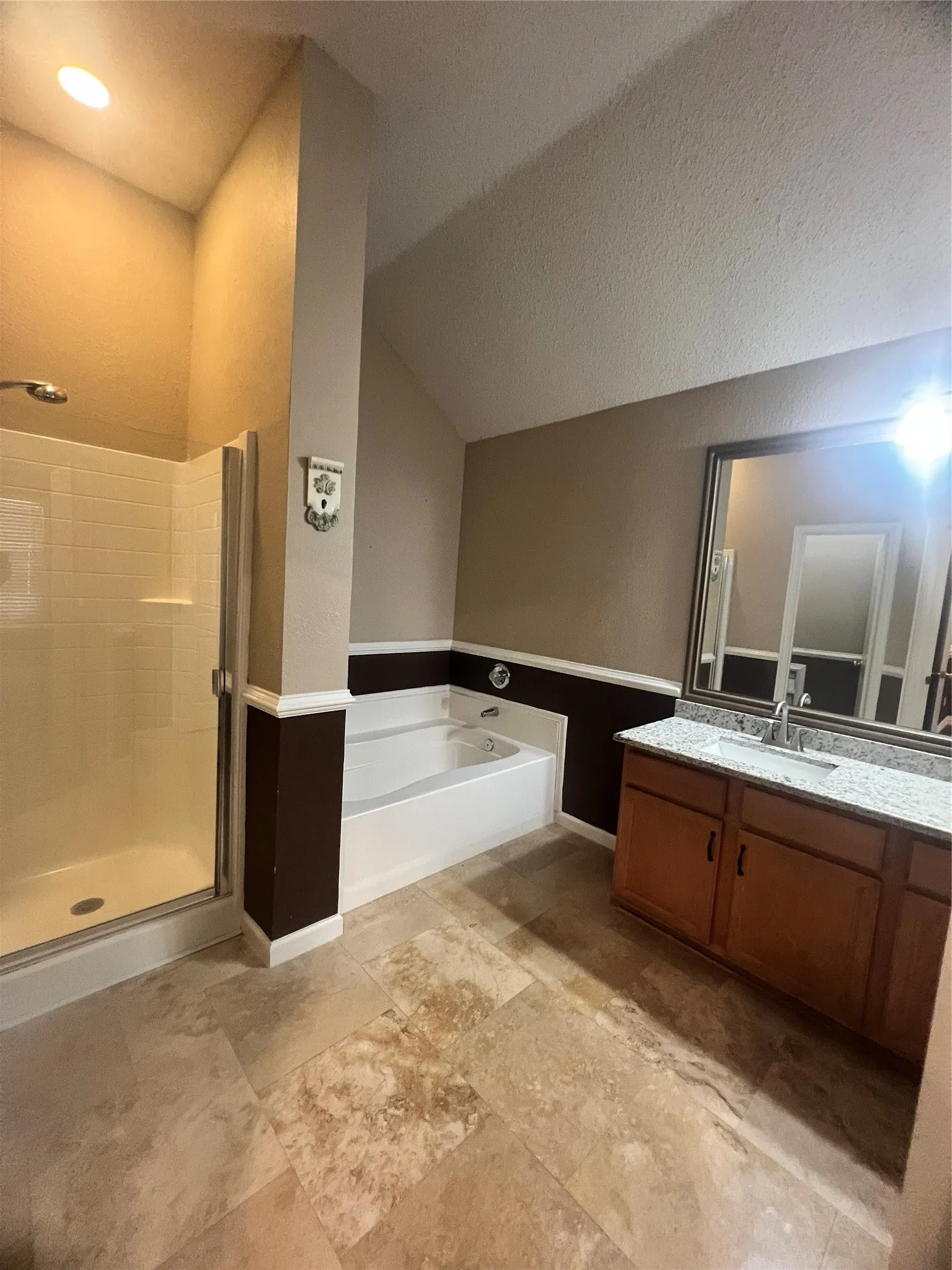 Single Family Residence For Rent in Tarrant County , 2607 Ridgeoak Trail, Mansfield, Texas 76063, 3 Bedroom, 2 Bathroom, 2 Garage spaces, 2,544 Sqft, built in 2000, mls#21382731, Real Estate Agent in Mansfield, Homes For Rent in Tarrant county, Homes For Rent in Mansfield, Realtor in Mansfield Texas, Real Estate Brokerage Independent Realty Texas, Luminita Cordes Realtor