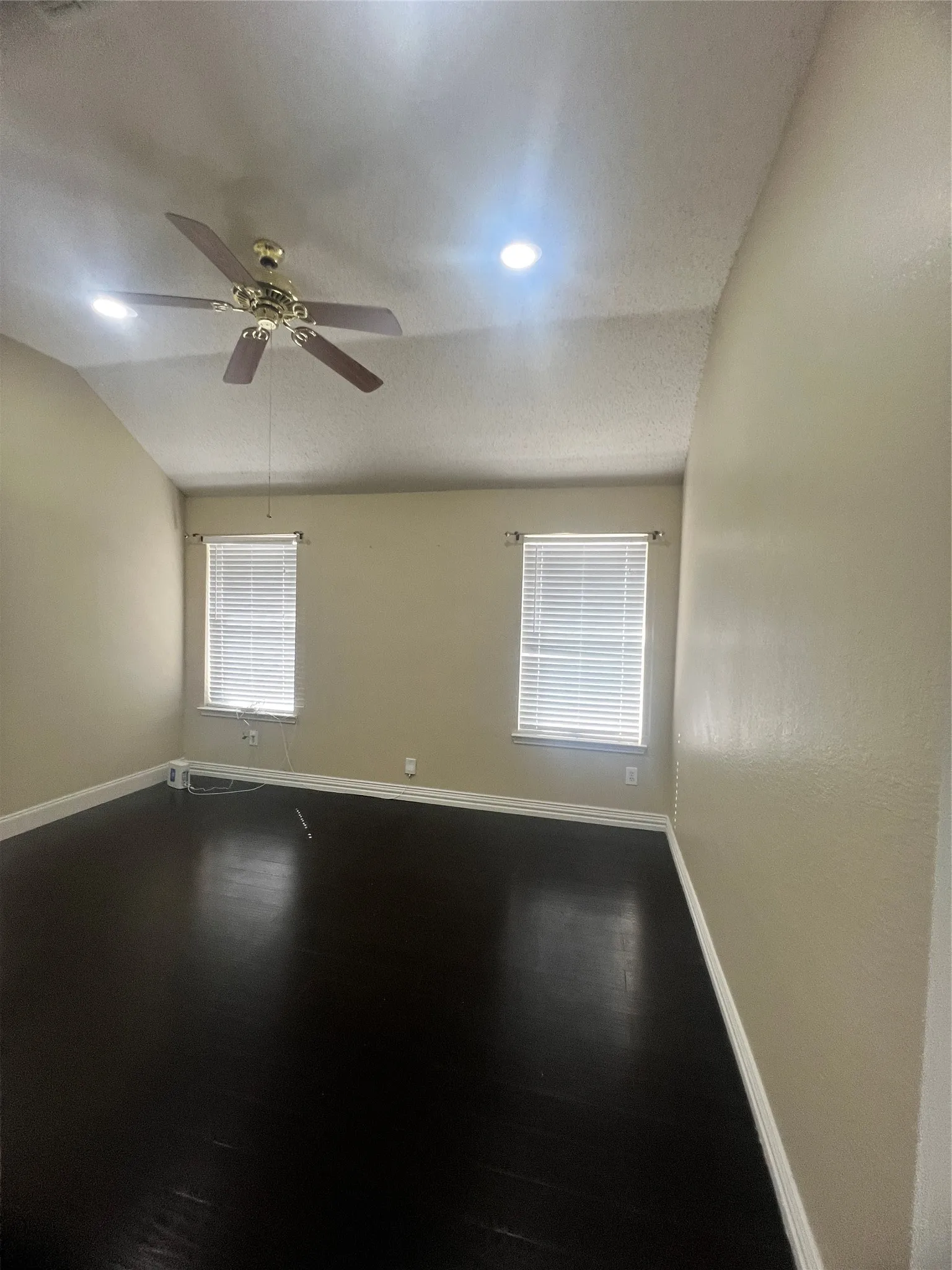 Single Family Residence For Rent in Tarrant County , 2607 Ridgeoak Trail, Mansfield, Texas 76063, 3 Bedroom, 2 Bathroom, 2 Garage spaces, 2,544 Sqft, built in 2000, mls#21382731, Real Estate Agent in Mansfield, Homes For Rent in Tarrant county, Homes For Rent in Mansfield, Realtor in Mansfield Texas, Real Estate Brokerage Independent Realty Texas, Luminita Cordes Realtor